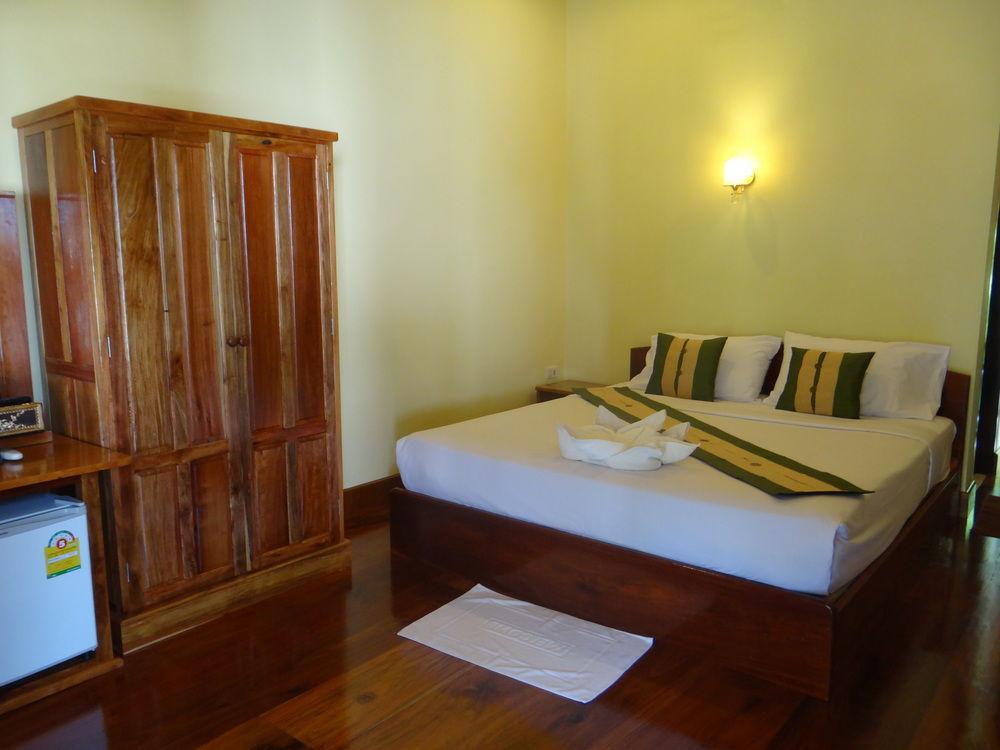 Villa Somphong