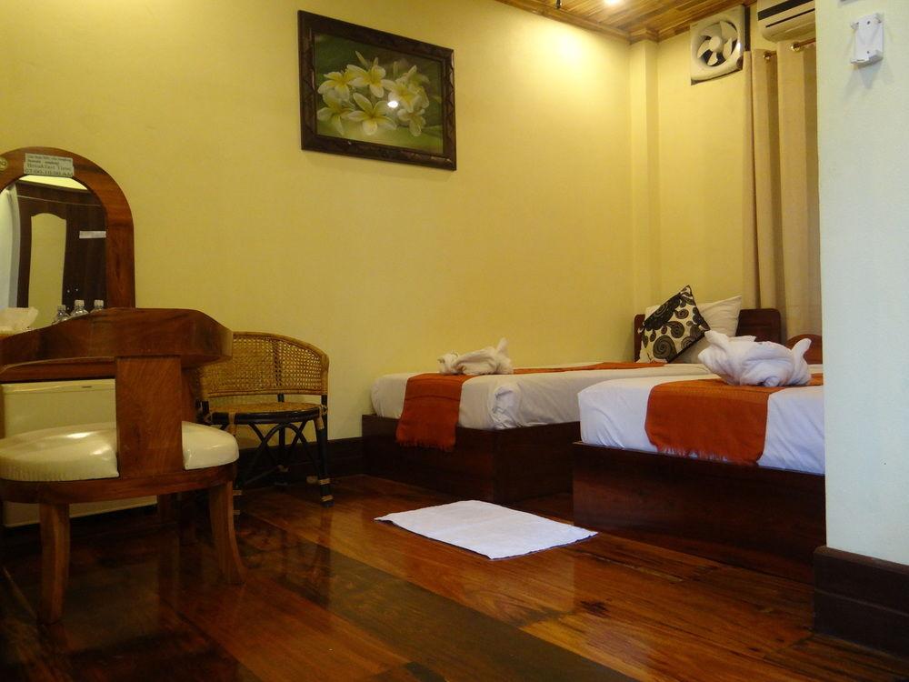 Villa Somphong