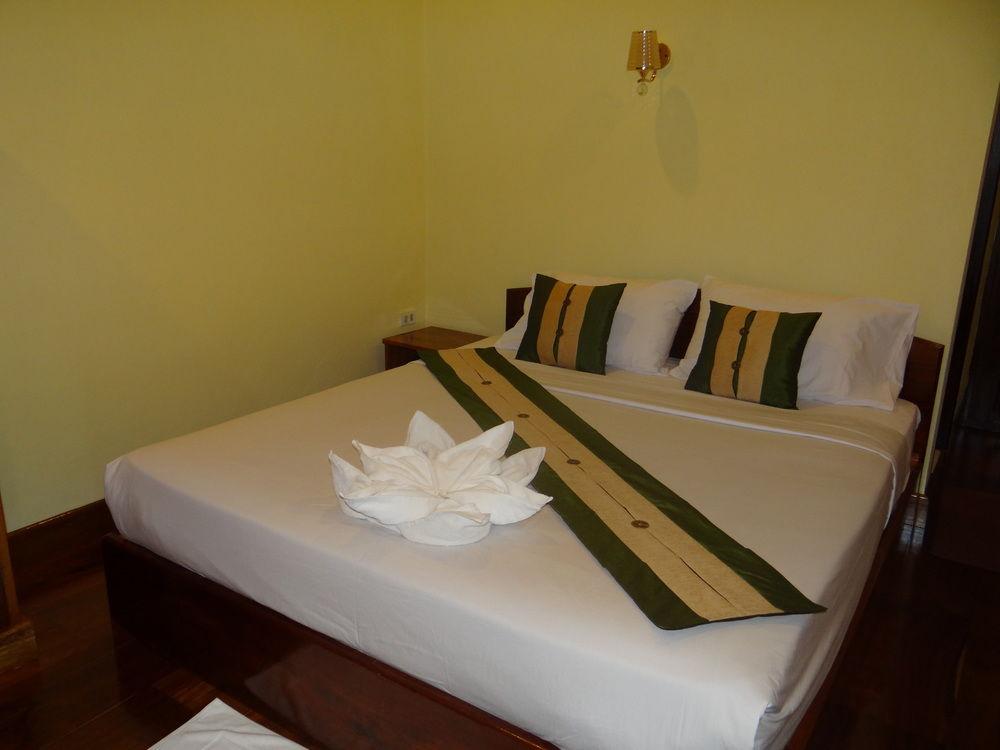 Villa Somphong