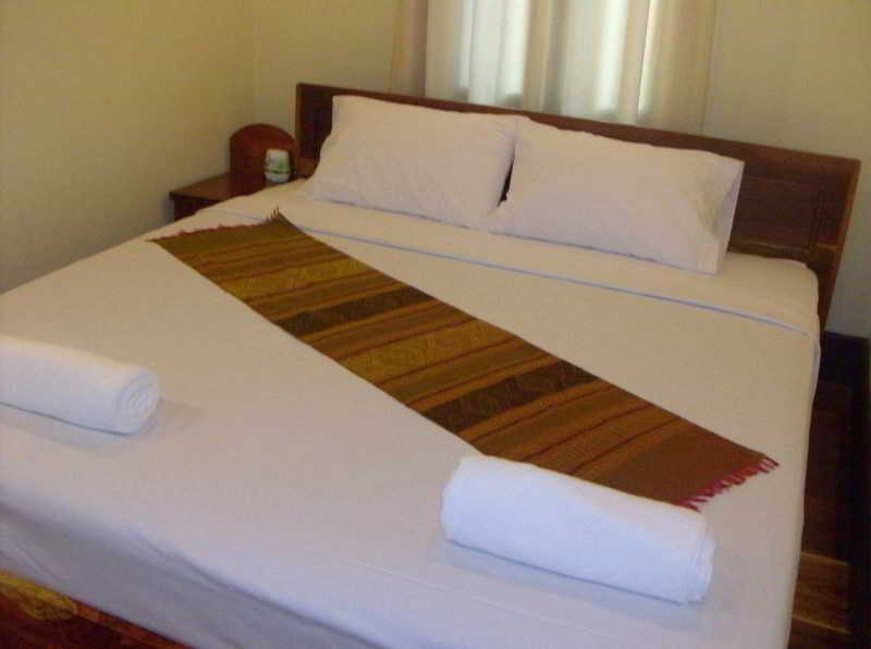 Villa Somphong