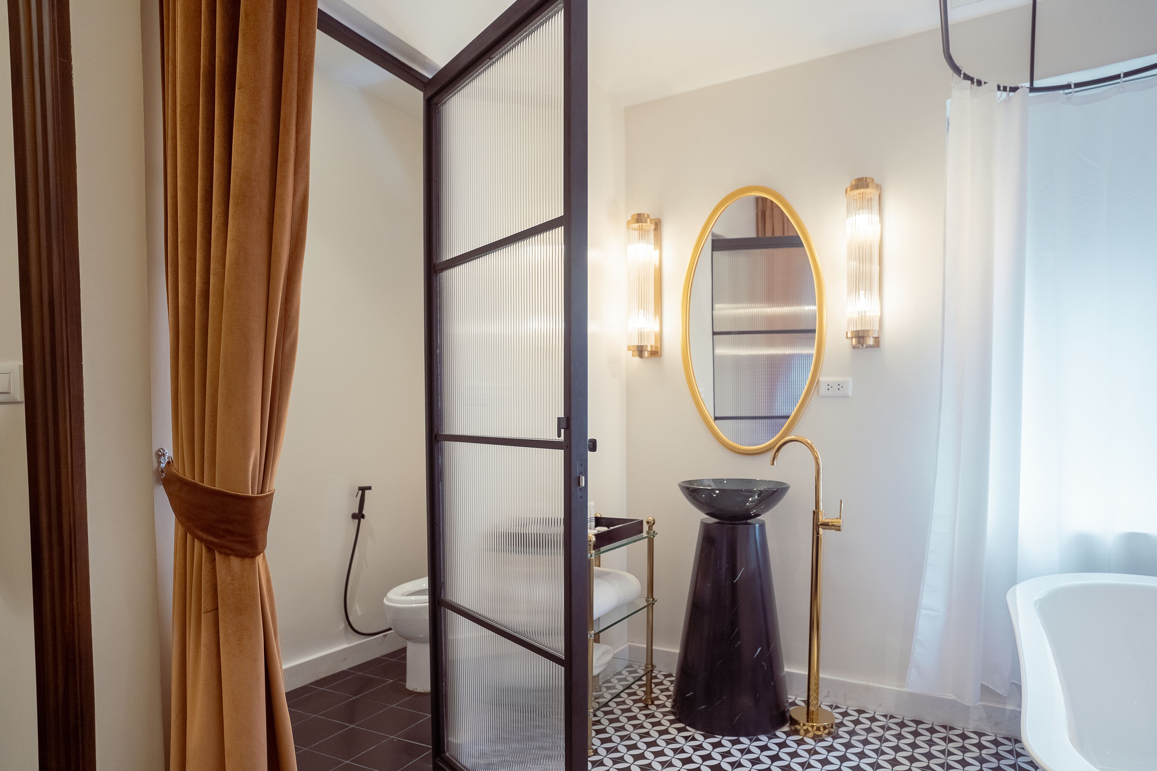 V Maison Boutique Hotel
