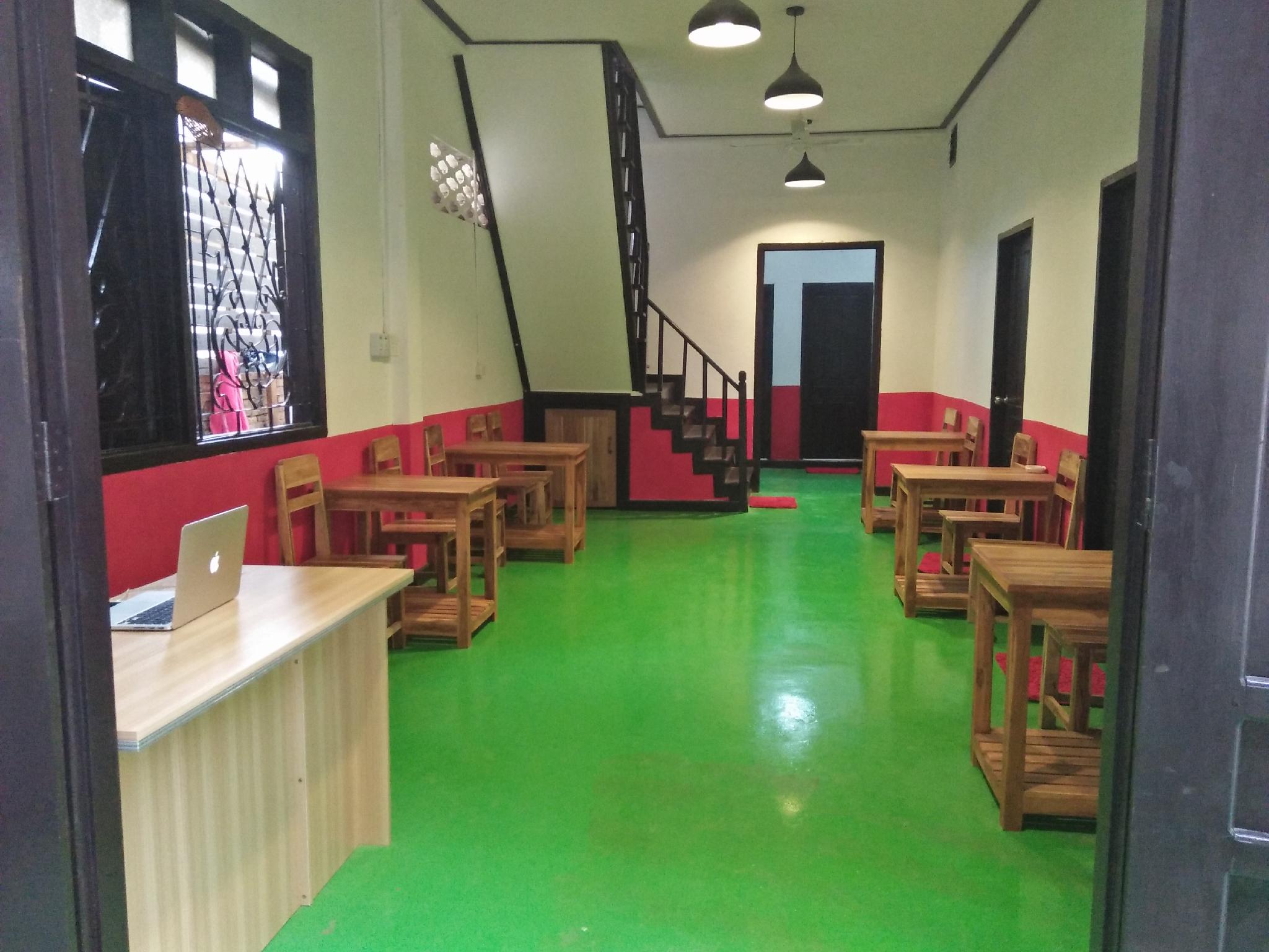 Y Not Laos Hostel