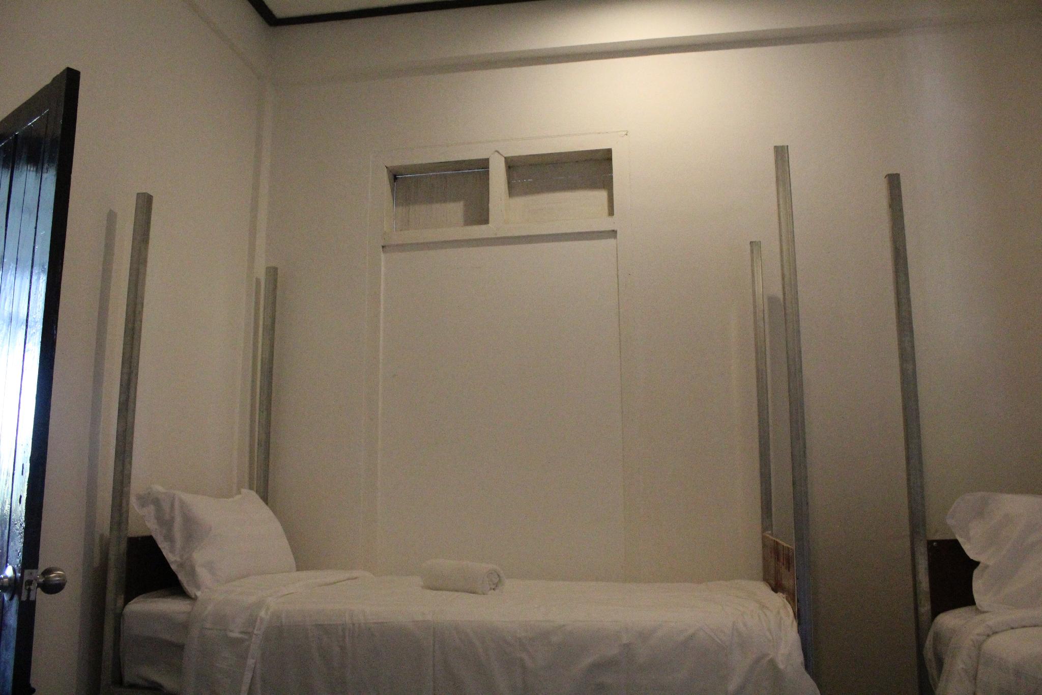 Y Not Laos Hostel