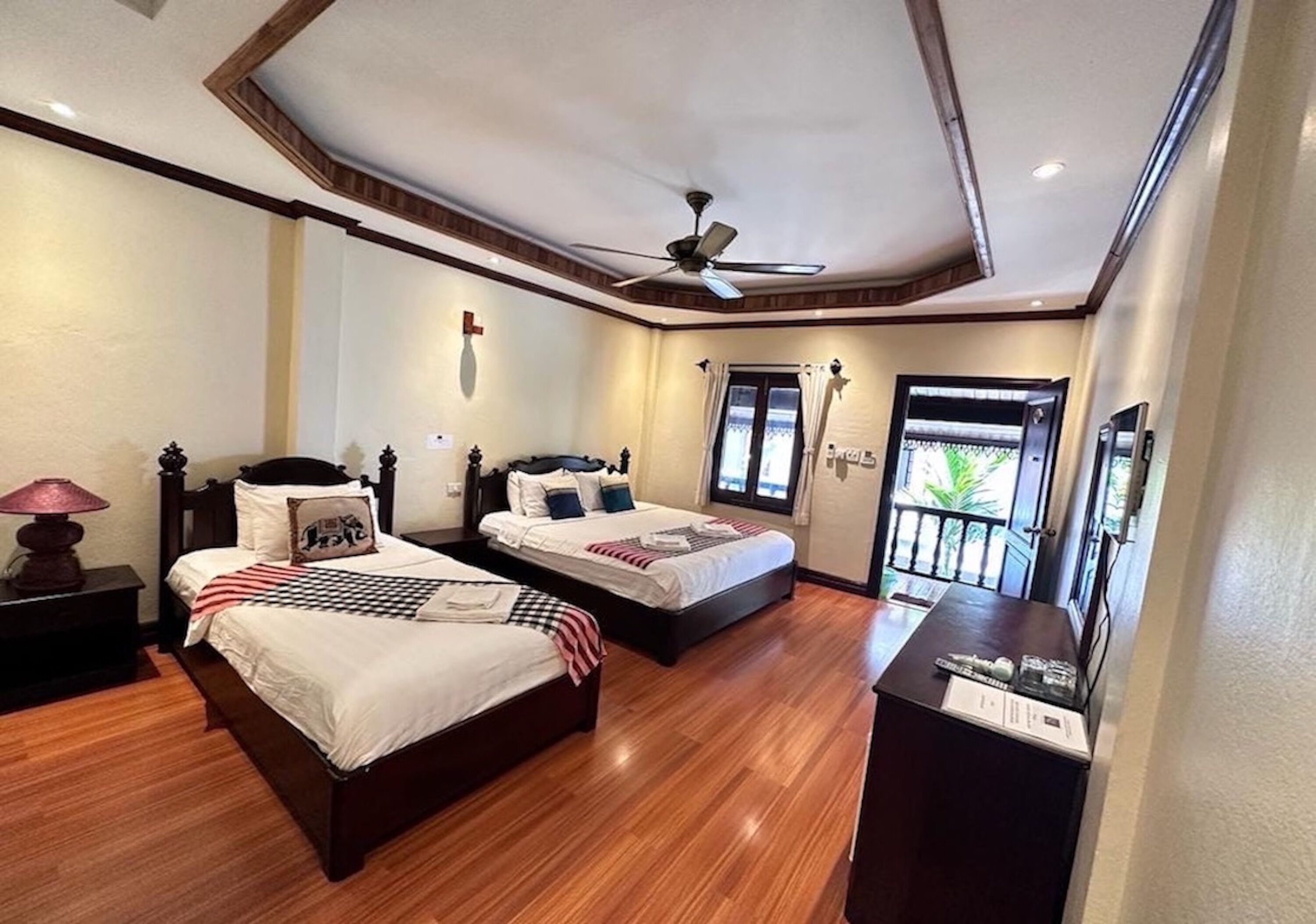 Y Not Lao Villa