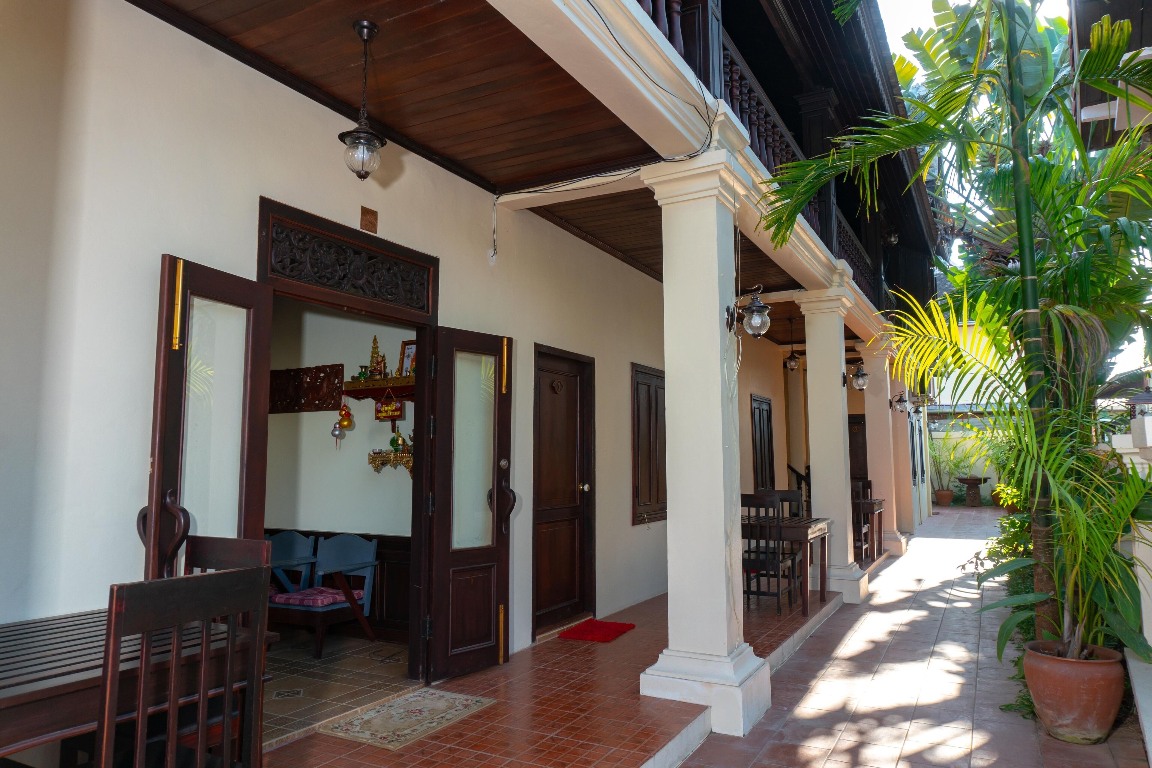 Y Not Lao Villa