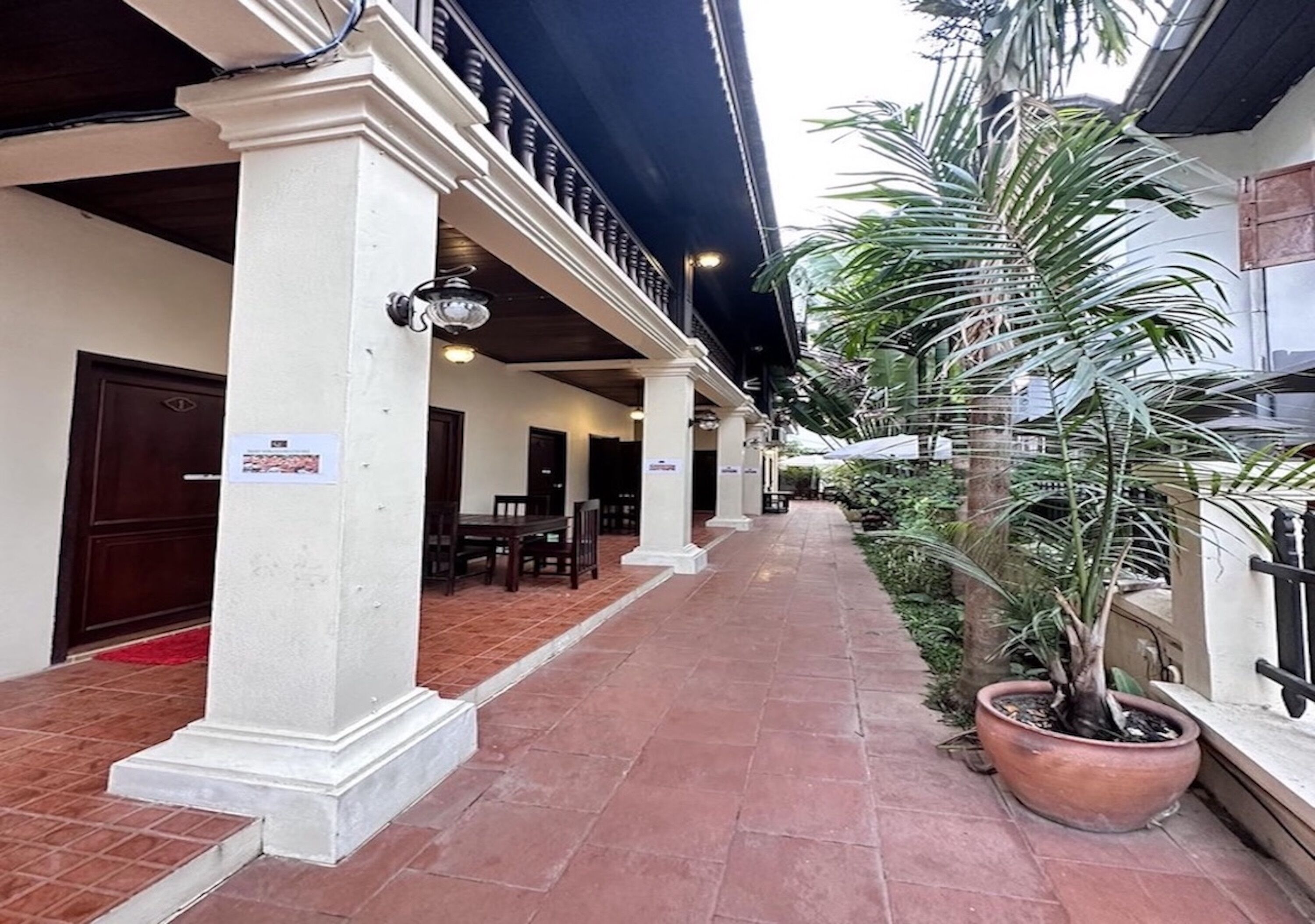 Y Not Lao Villa