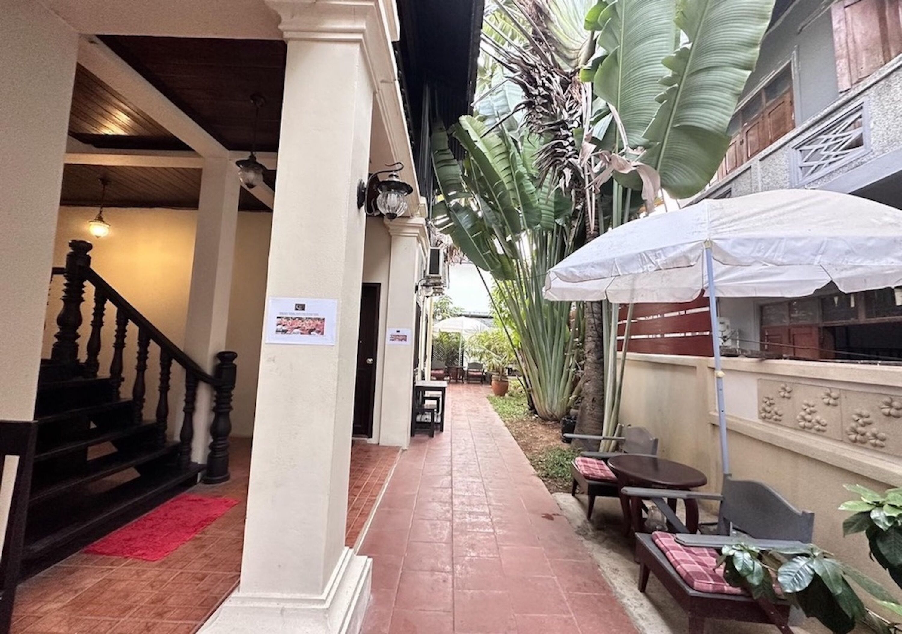 Y Not Lao Villa