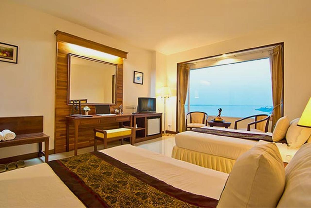 Champasak Grand Hotel
