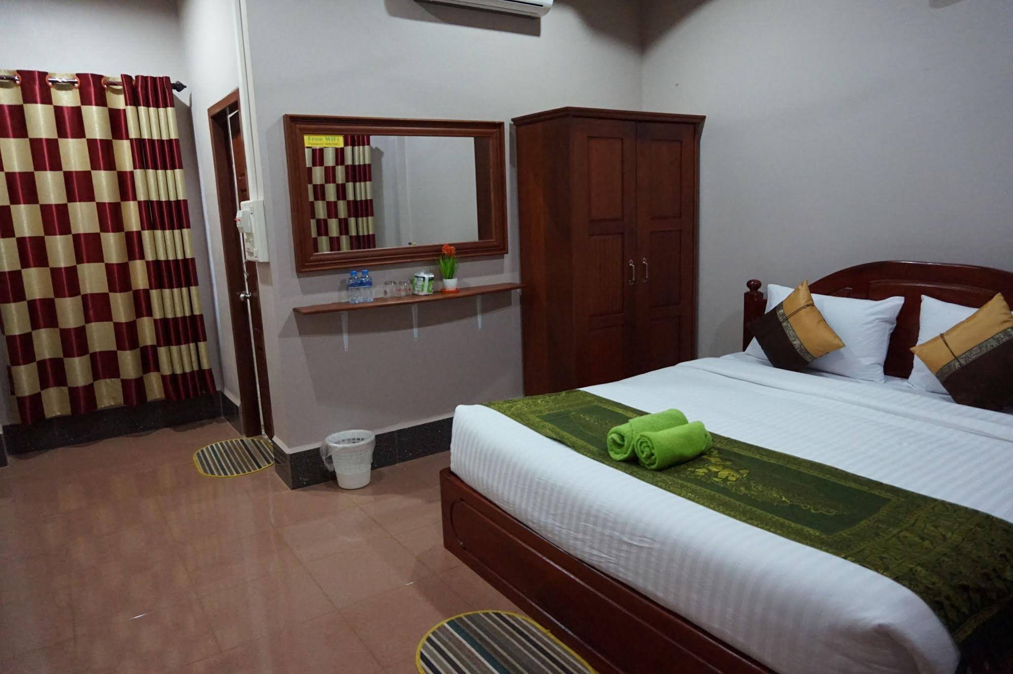 Phetphaylin Hotel