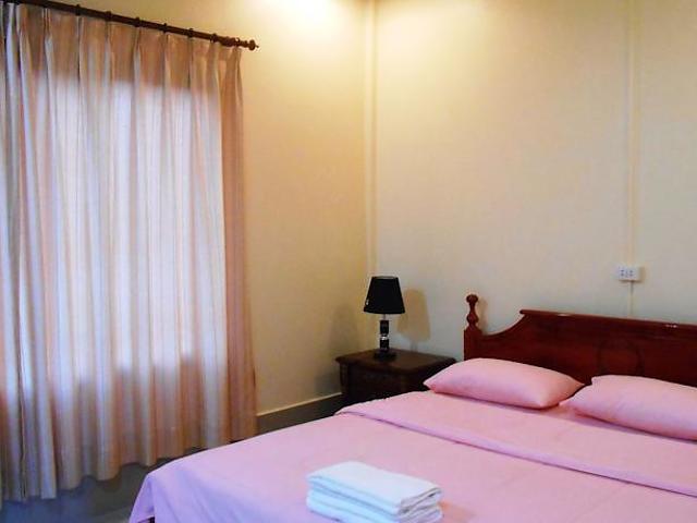 Bua Khao Guesthouse