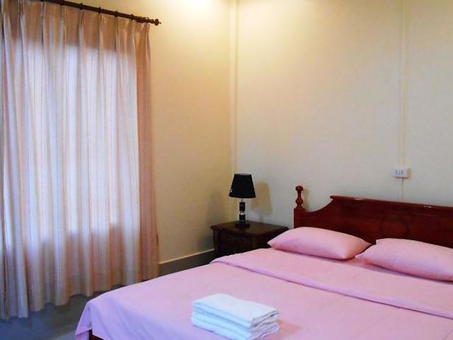 Bua Khao Guesthouse