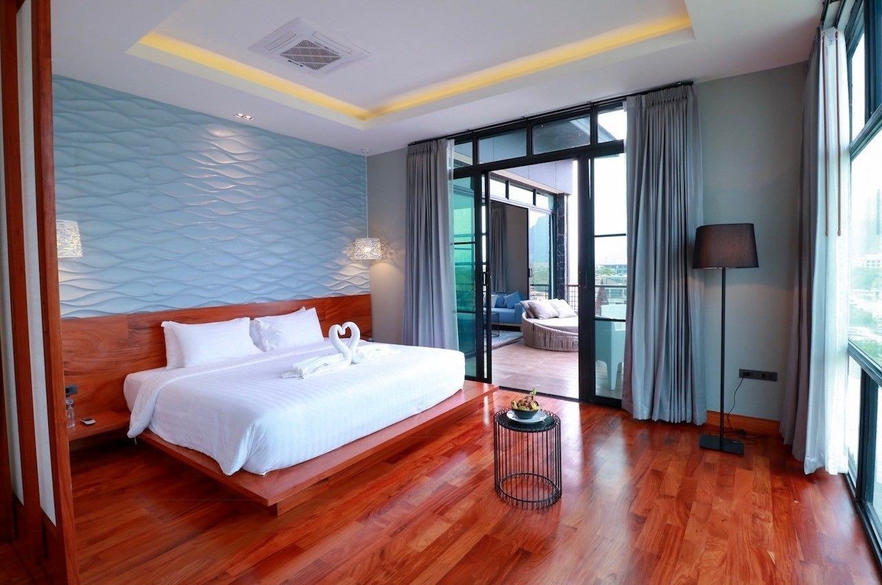 Inthira Vang Vieng