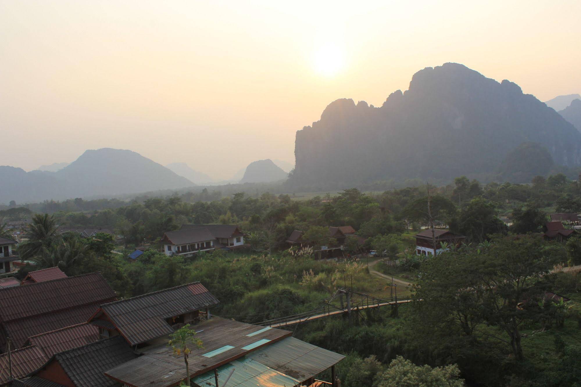 Mountain View Riverside Boutique Hotel