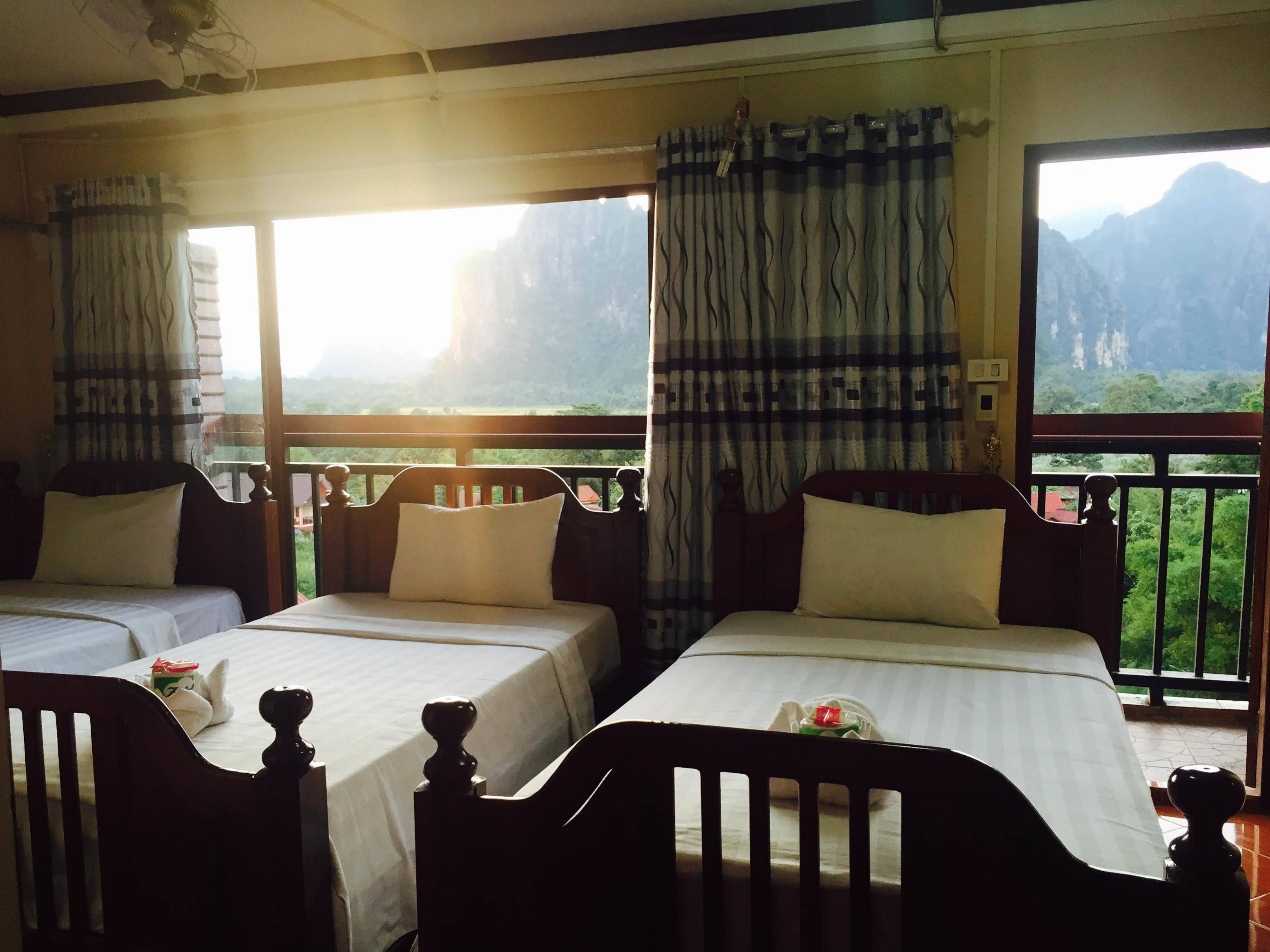 Mountain View Riverside Boutique Hotel