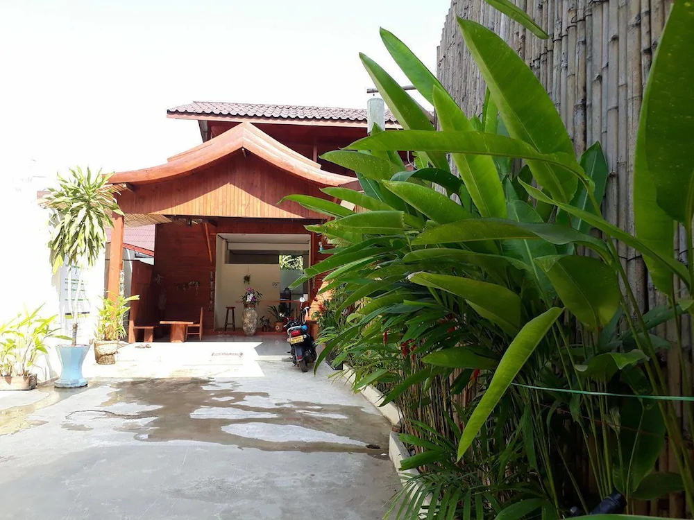 Phubarn Inn