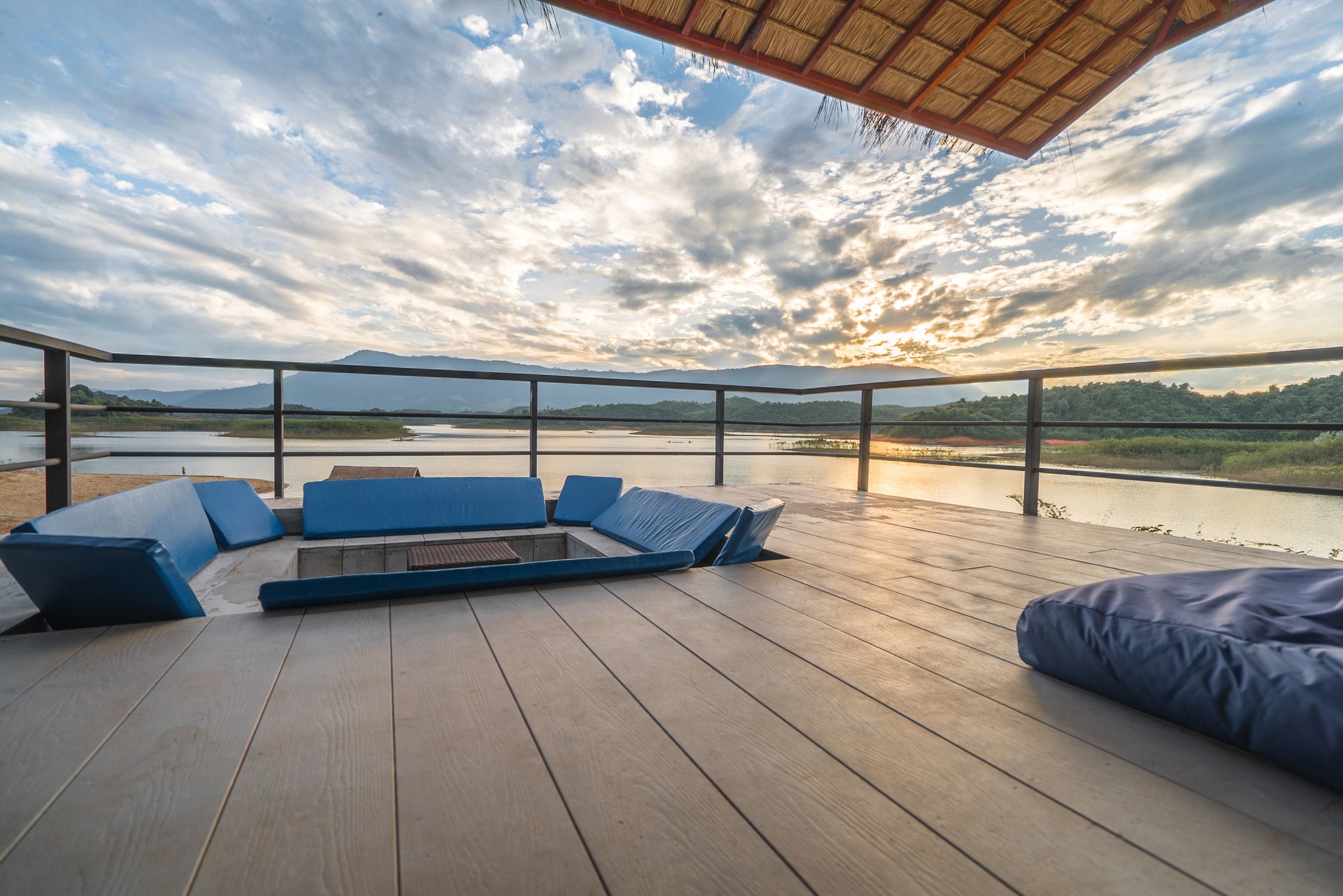 Sanctuary Nam Ngum Beach Resort