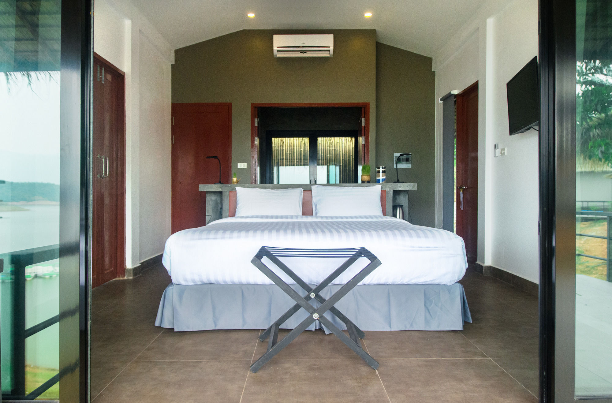 Sanctuary Nam Ngum Beach Resort