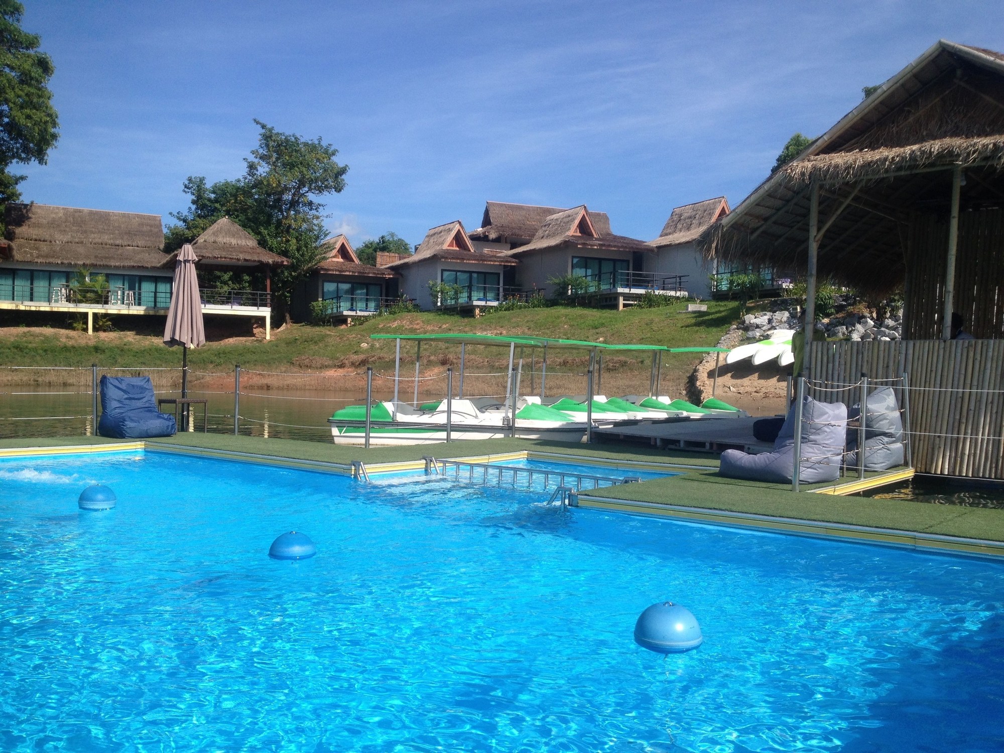 Sanctuary Nam Ngum Beach Resort