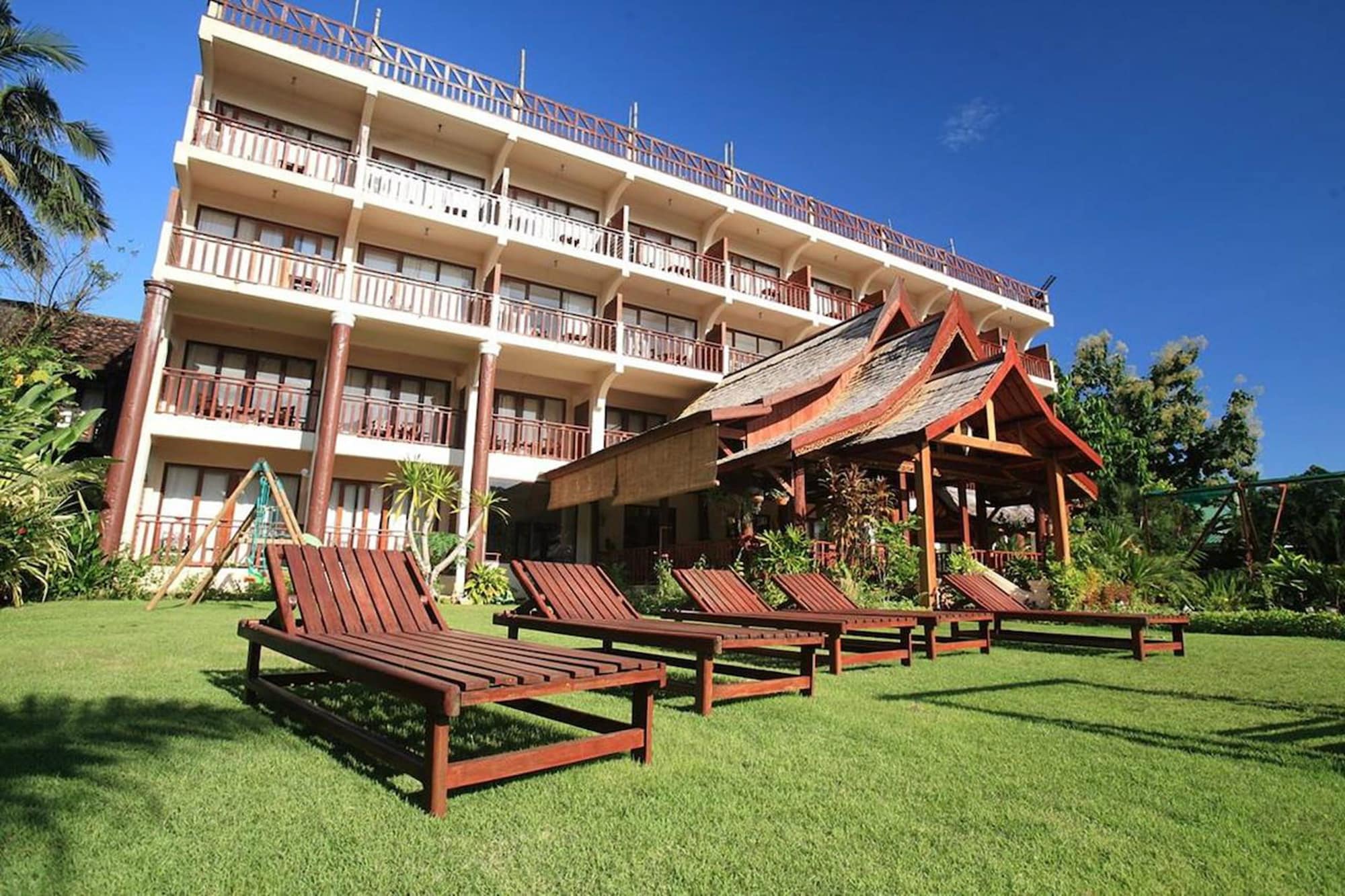 The Elephant Crossing Hotel