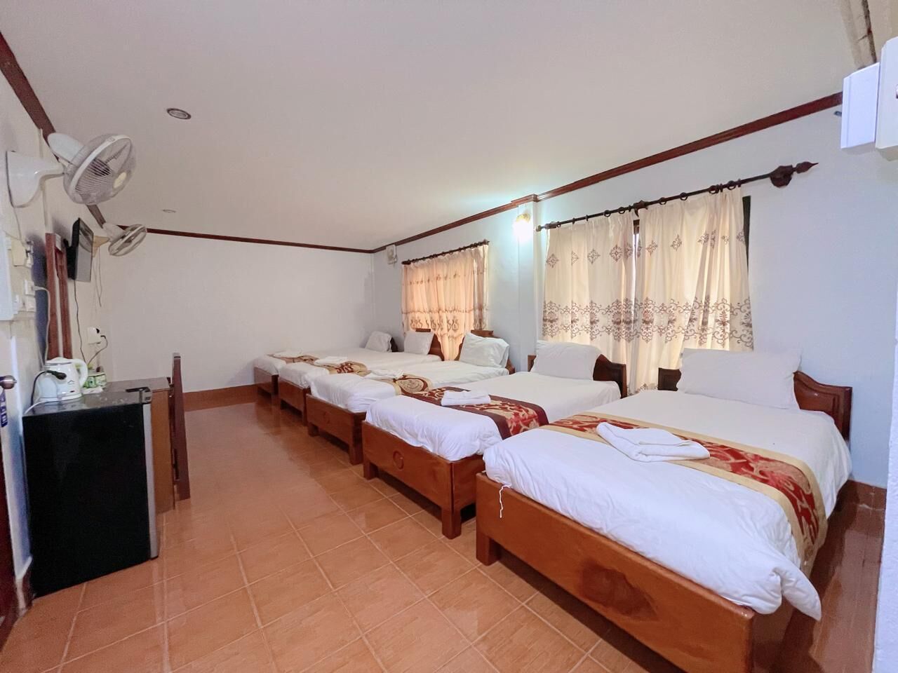 Vangvieng Sisavang Mountain View Hotel