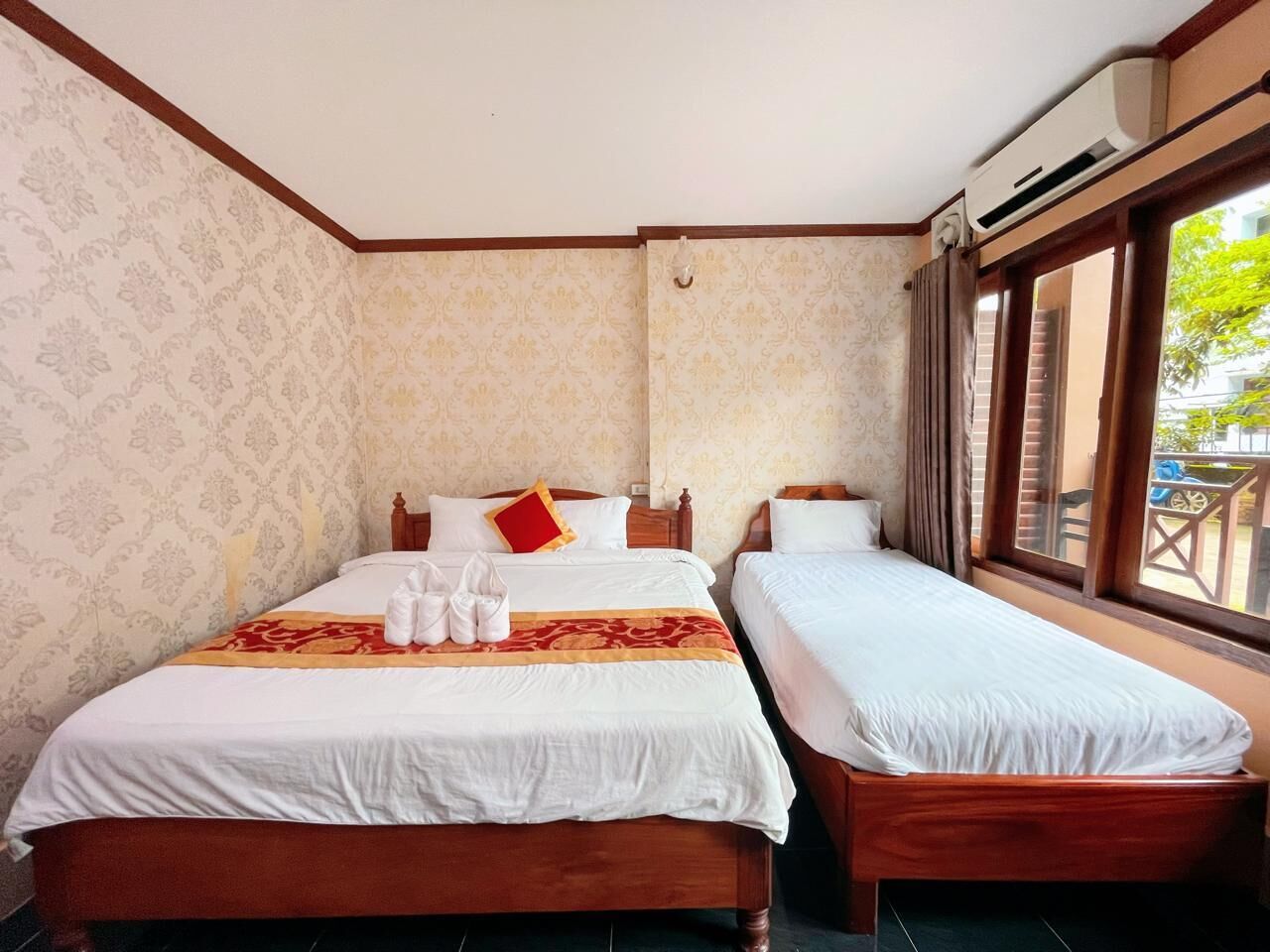 Vangvieng Sisavang Mountain View Hotel