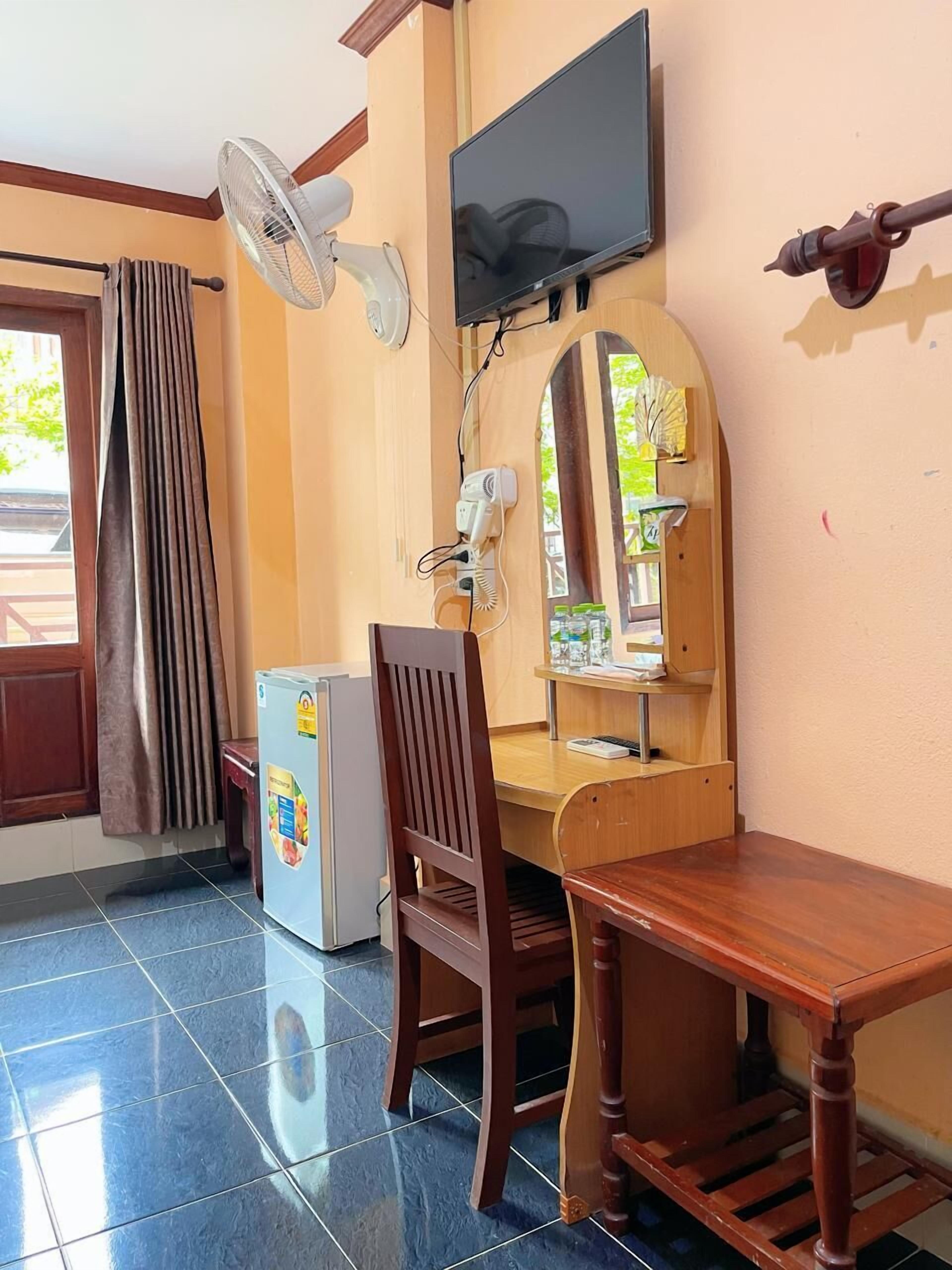 Vangvieng Sisavang Mountain View Hotel