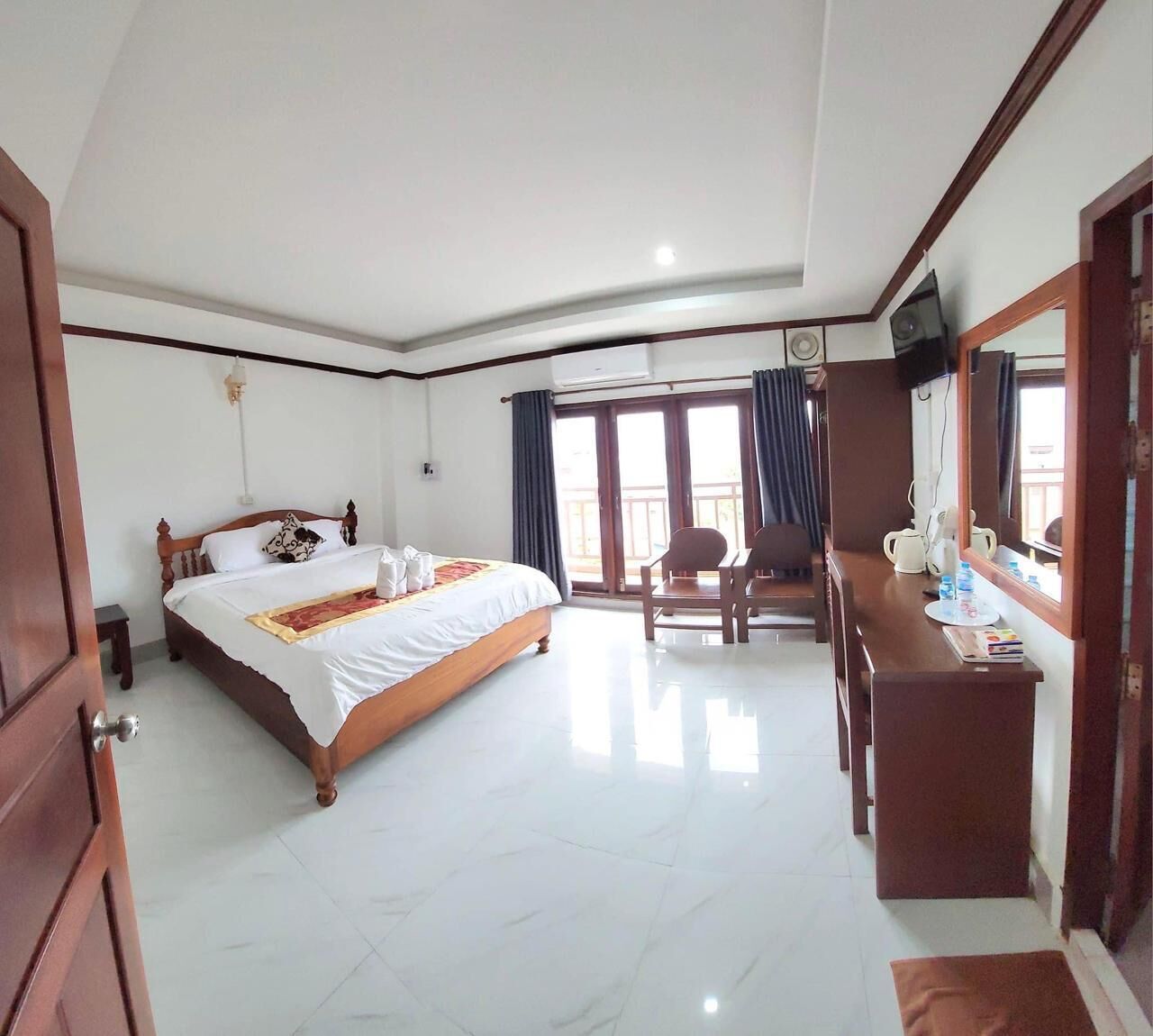 Vangvieng Sisavang Mountain View Hotel