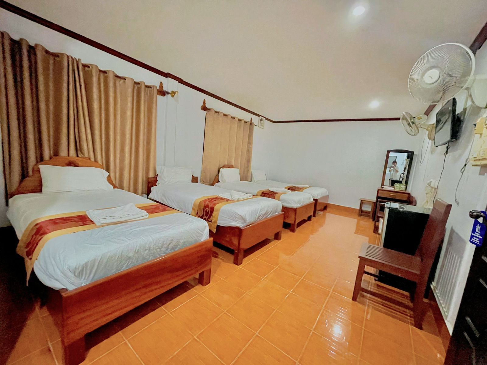 Vangvieng Sisavang Mountain View Hotel
