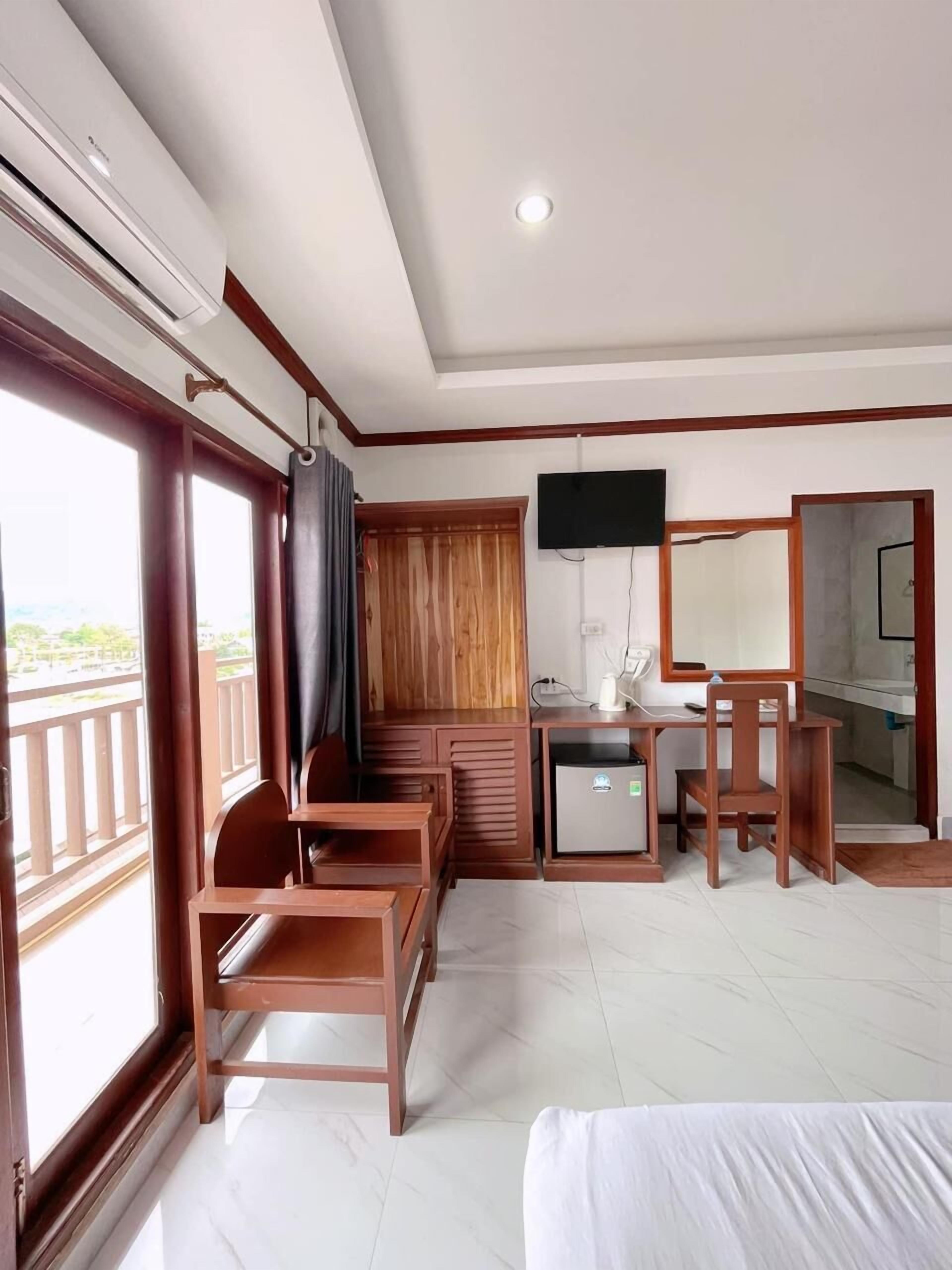 Vangvieng Sisavang Mountain View Hotel