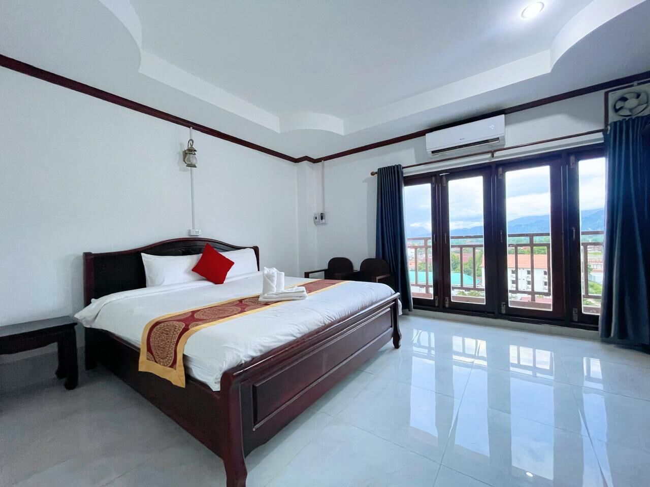 Vangvieng Sisavang Mountain View Hotel