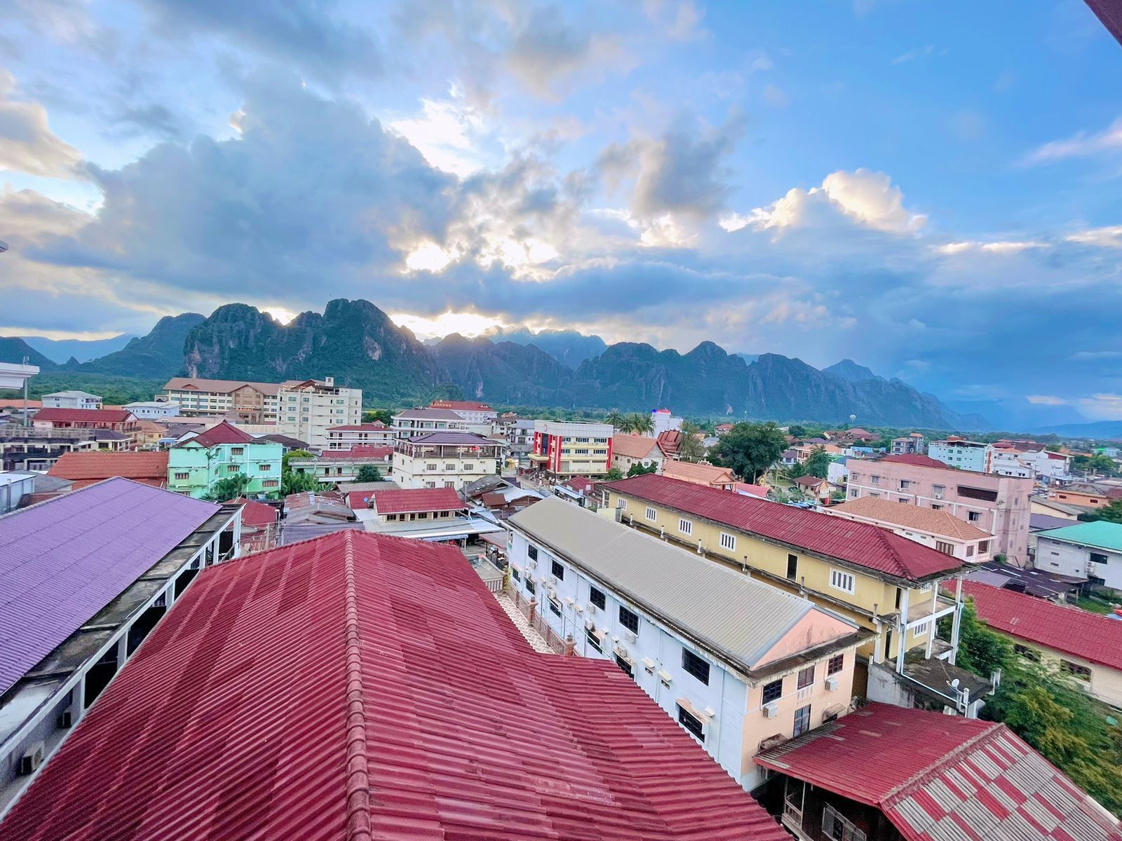 Vangvieng Sisavang Mountain View Hotel