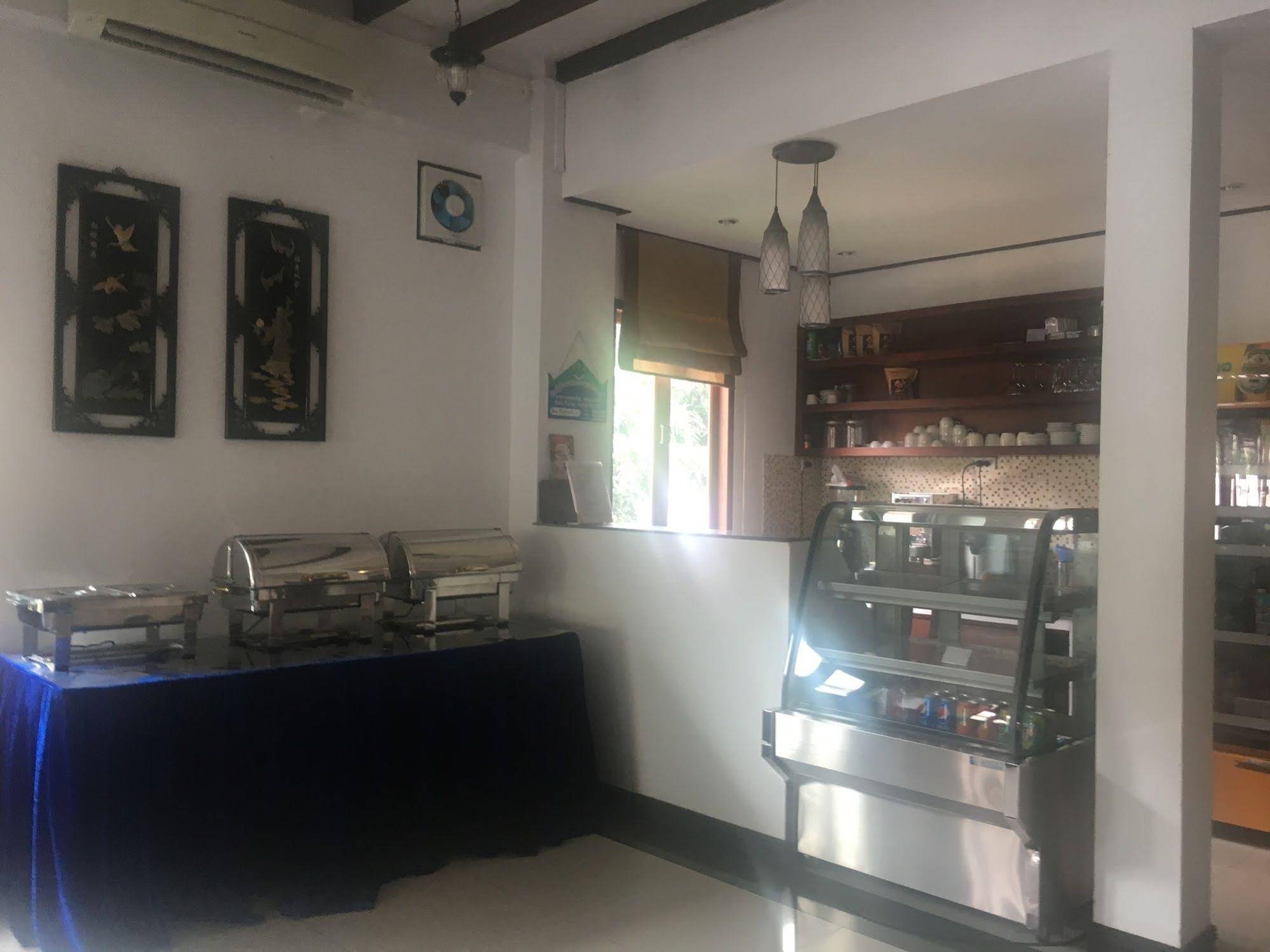 AV Hotel
