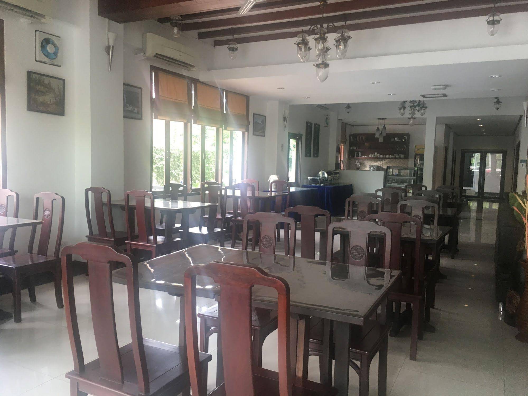 AV Hotel