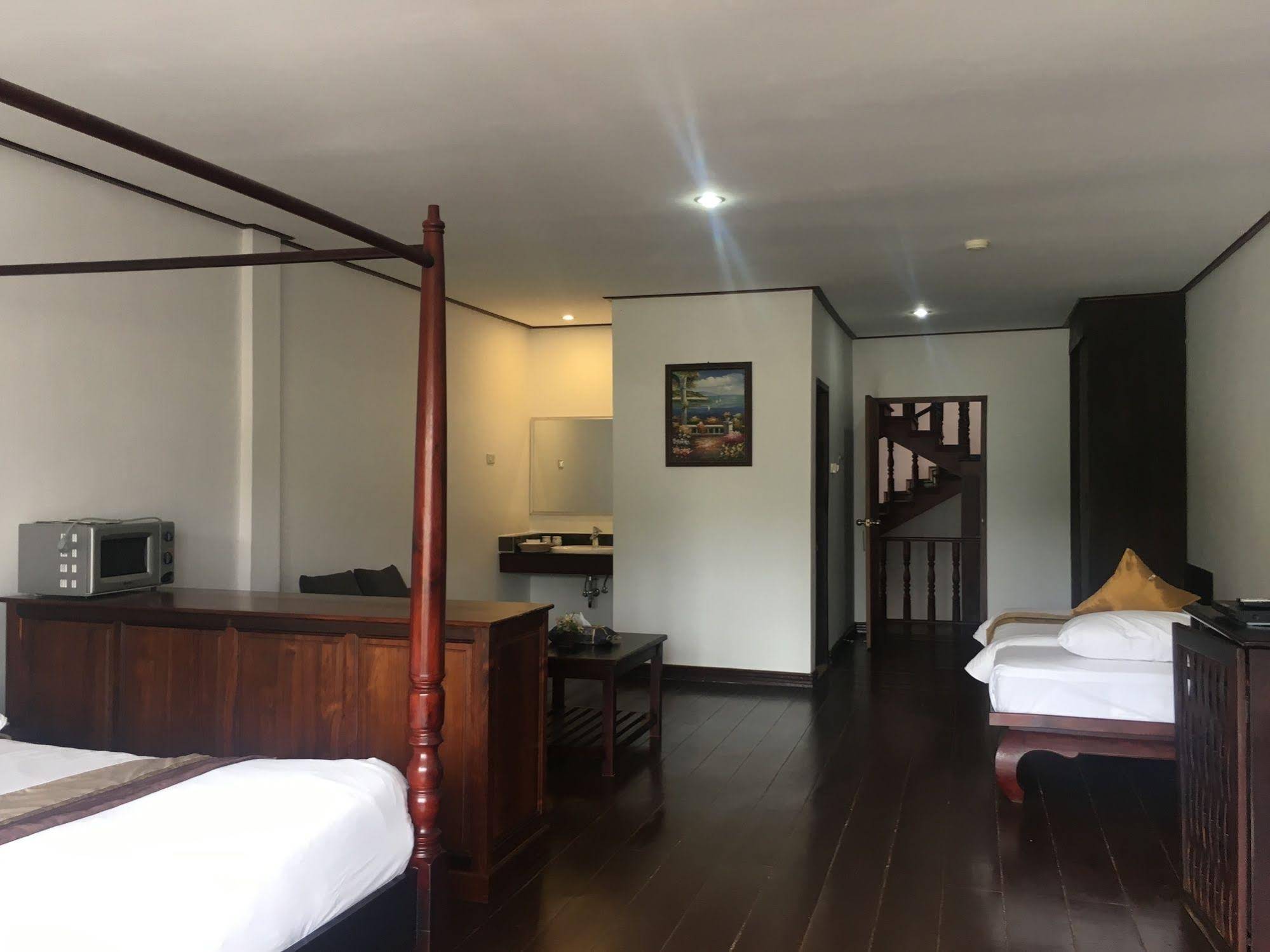 AV Hotel