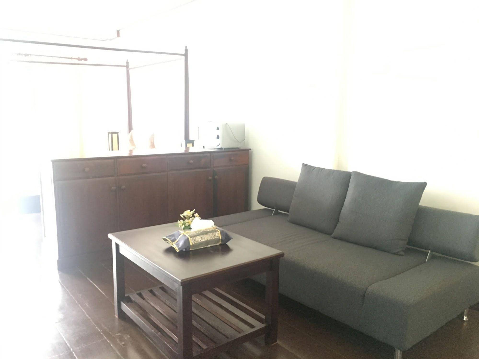 AV Hotel