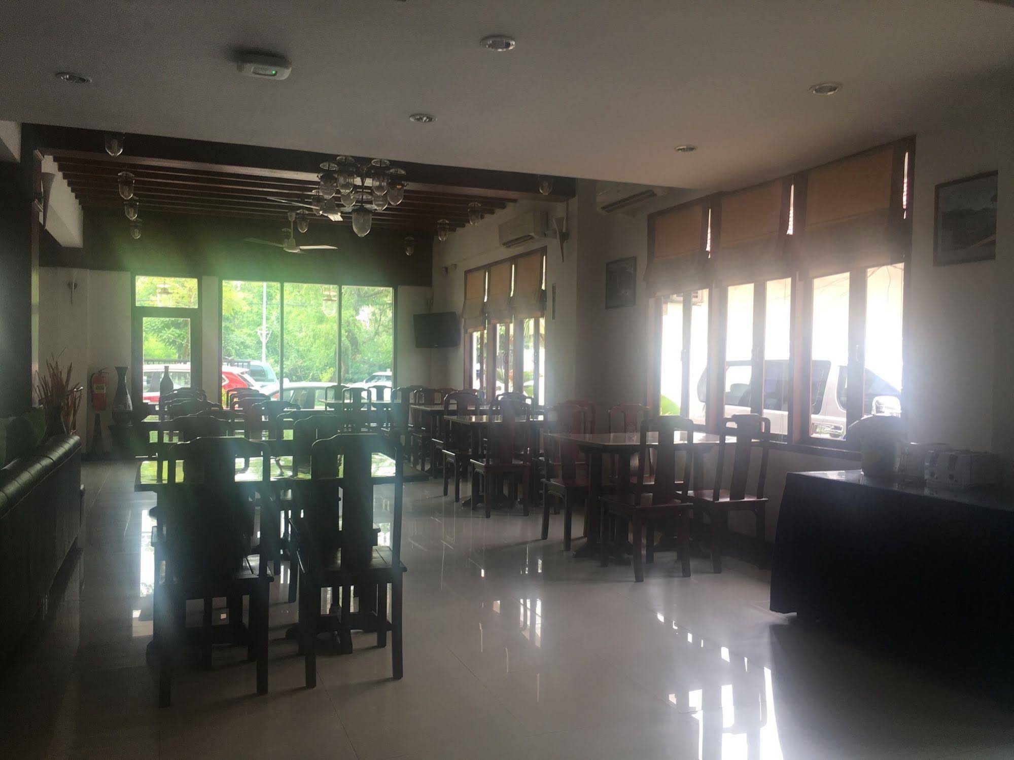 AV Hotel