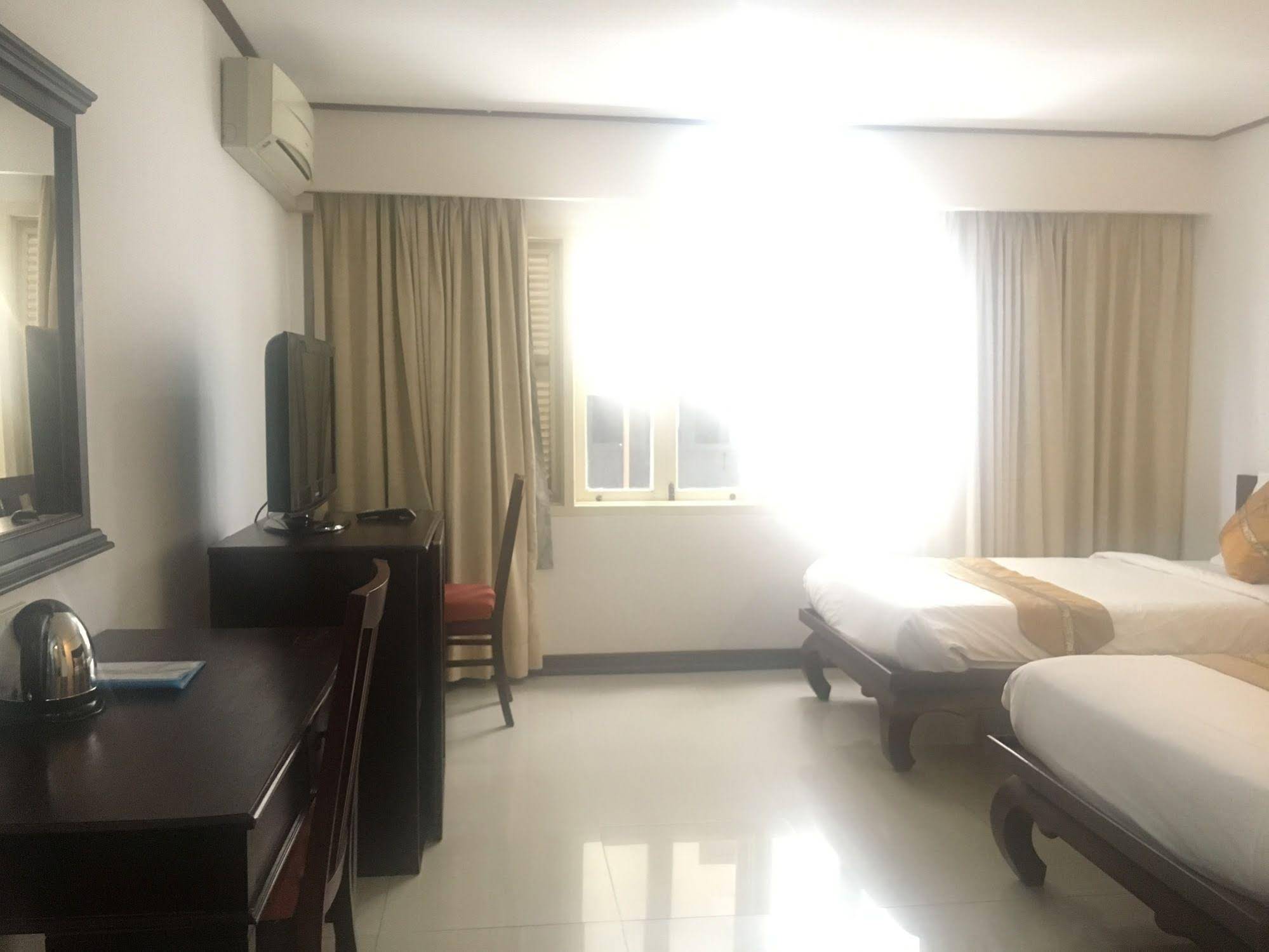 AV Hotel