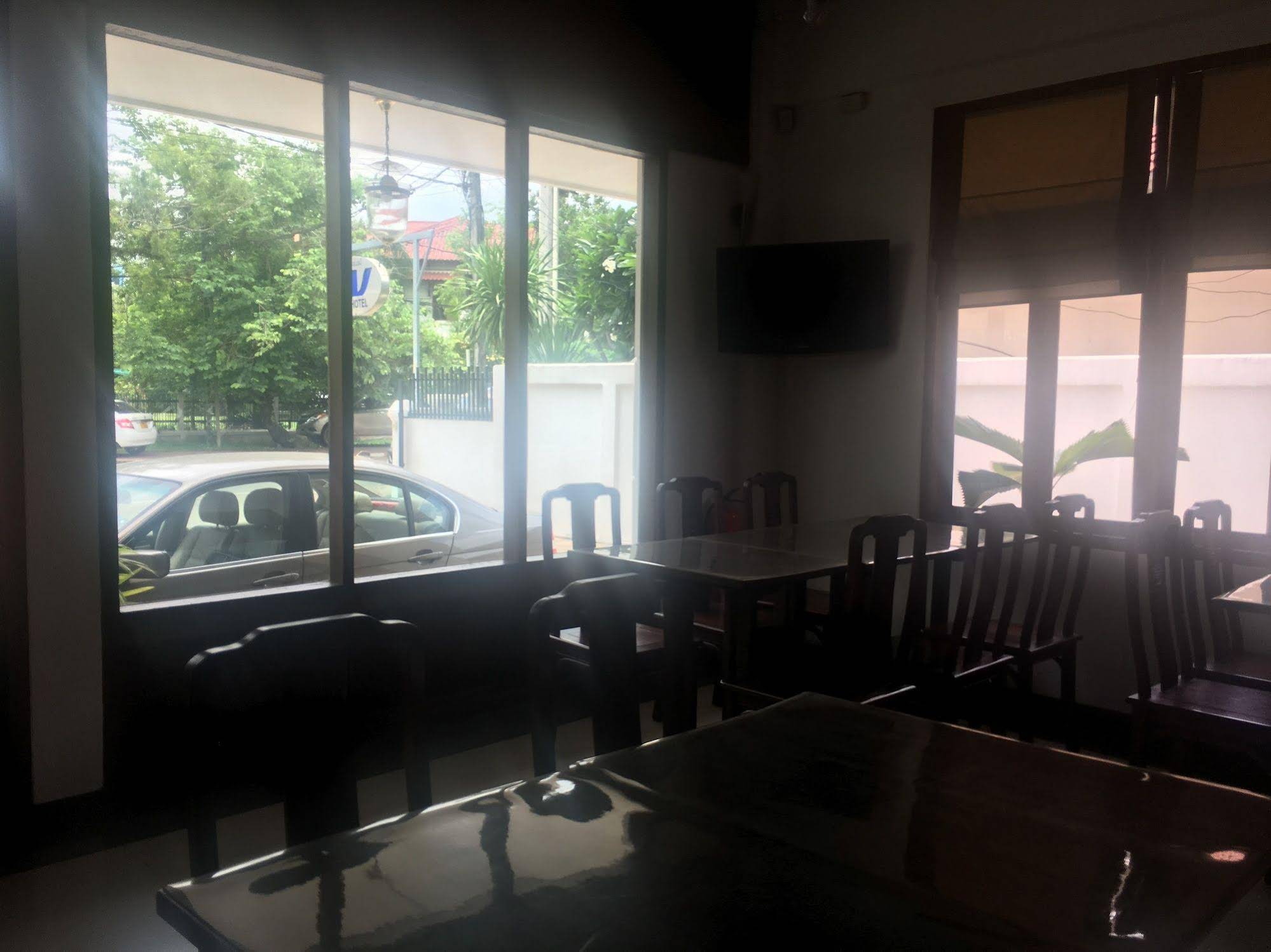 AV Hotel