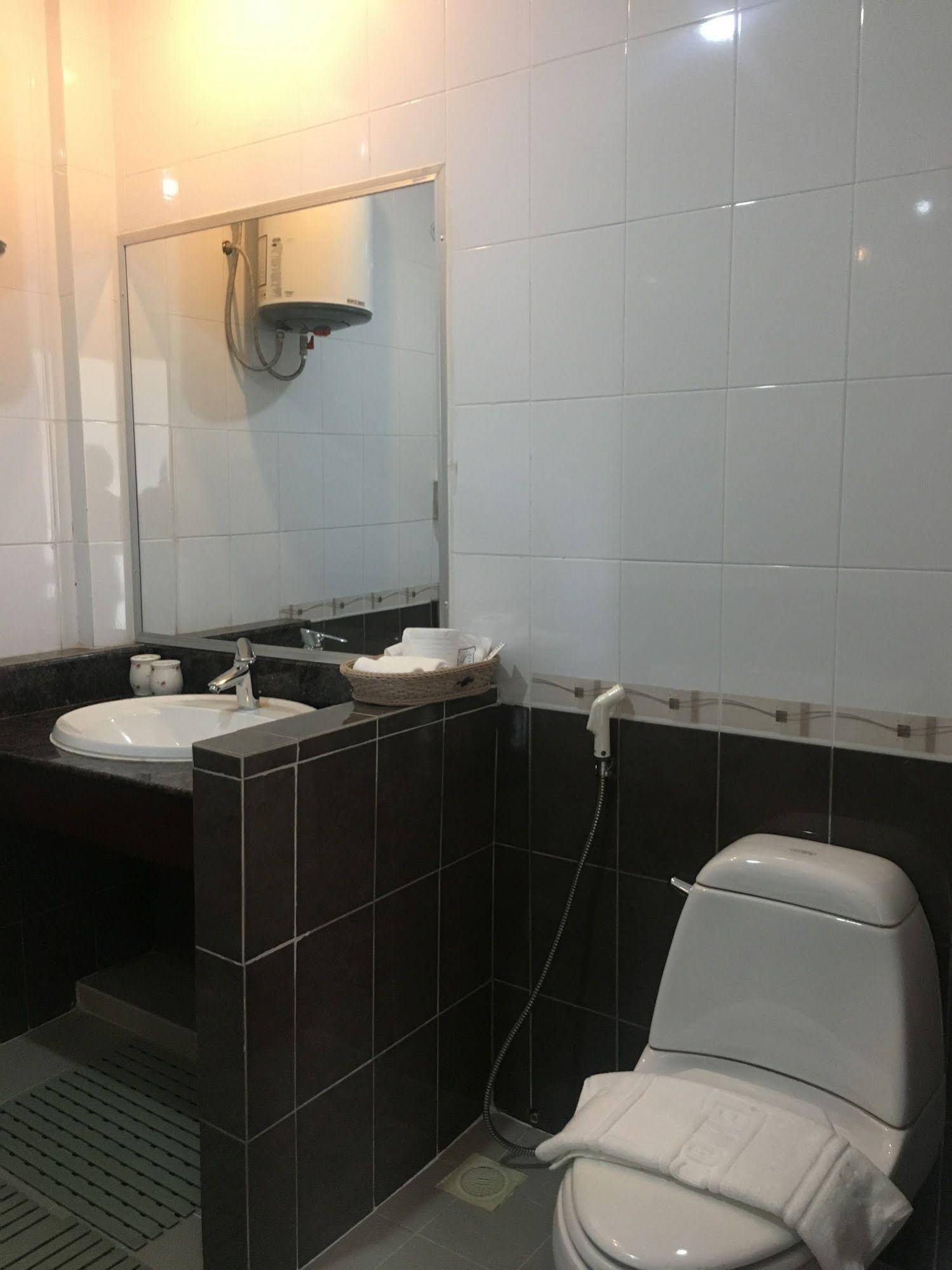 AV Hotel