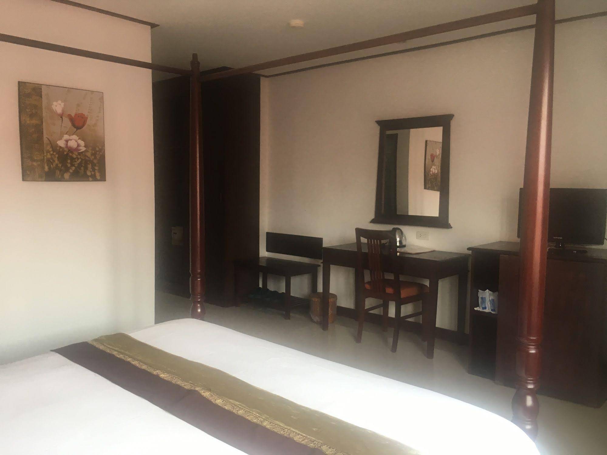 AV Hotel