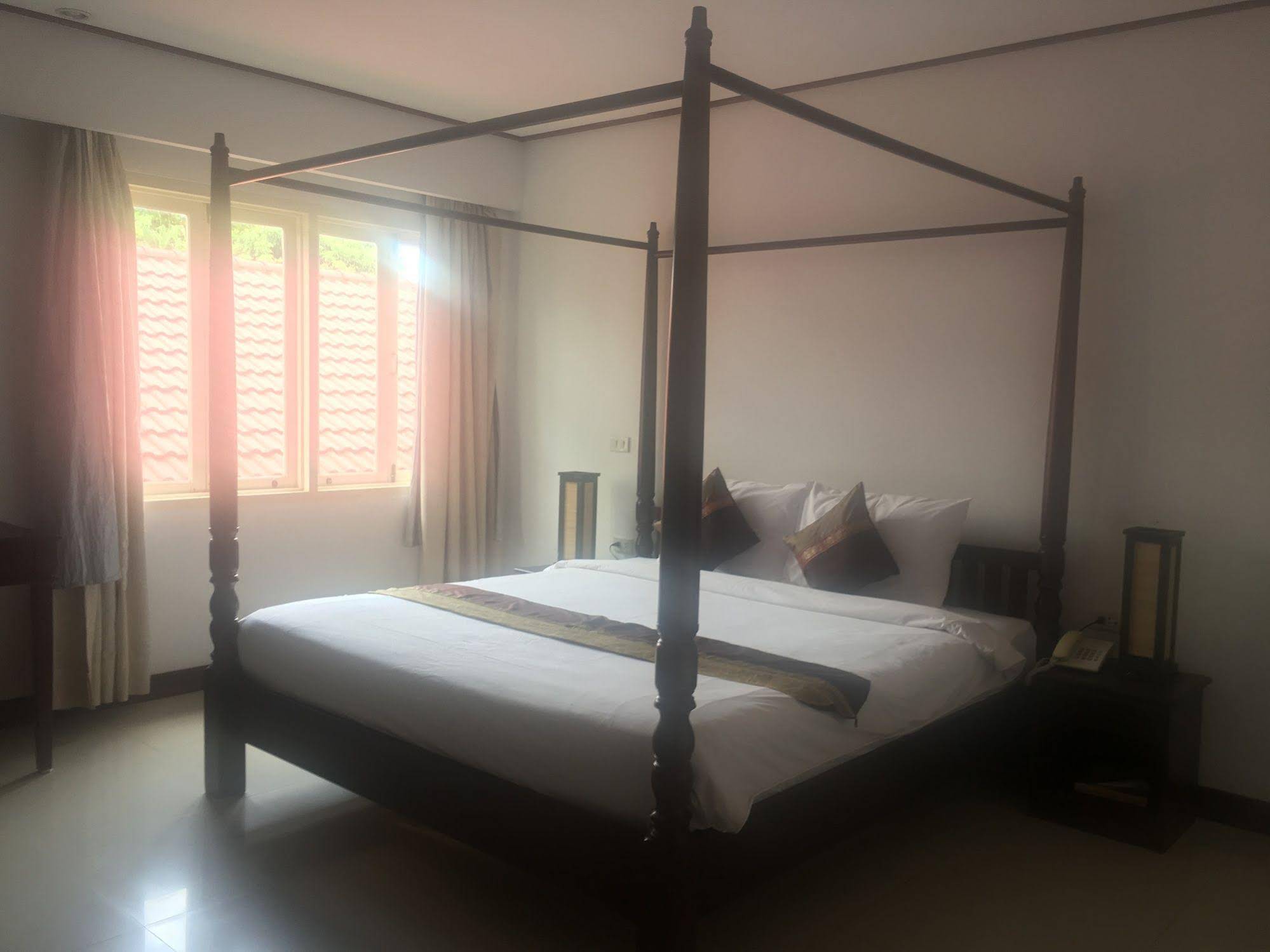 AV Hotel