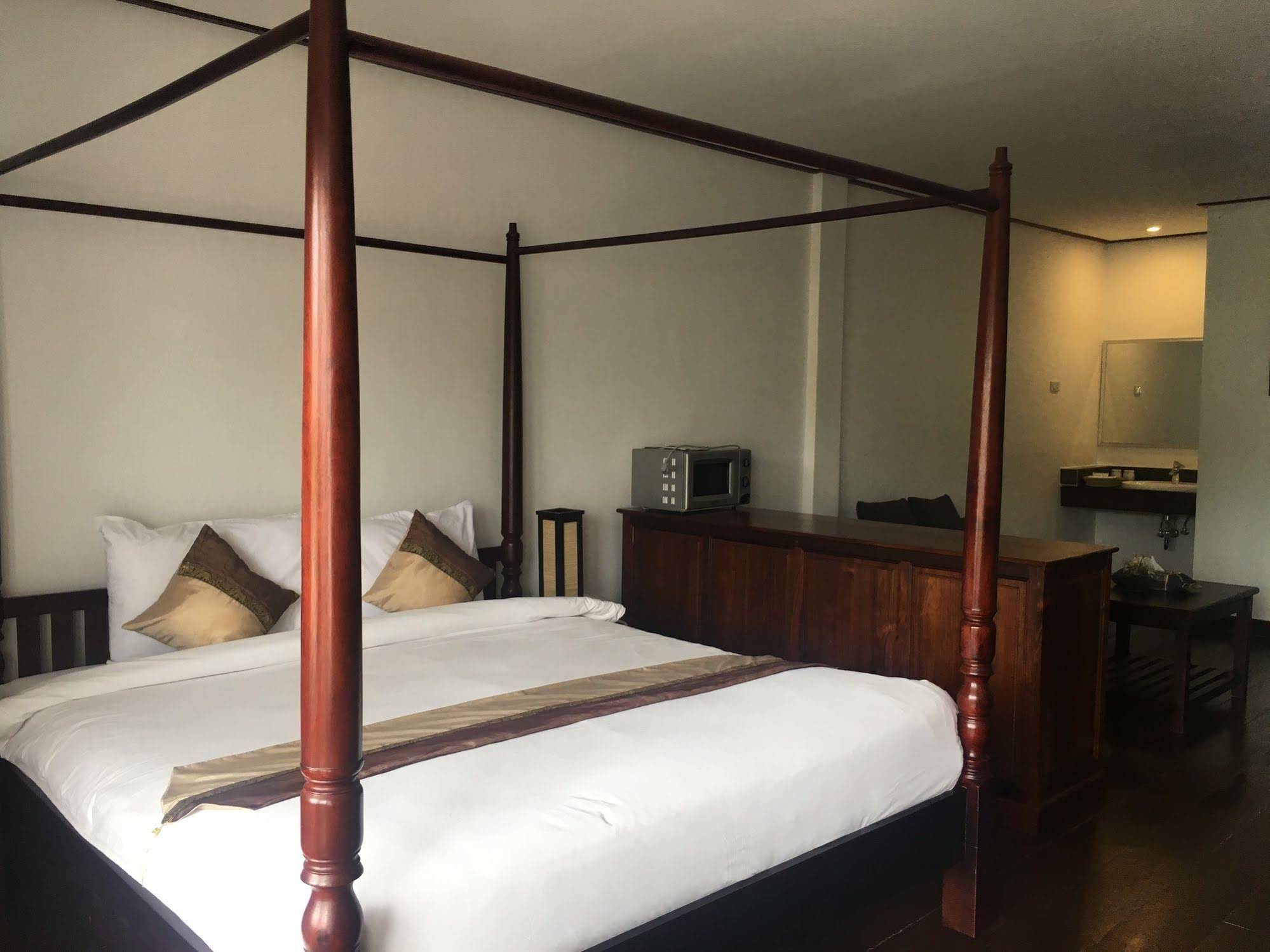 AV Hotel