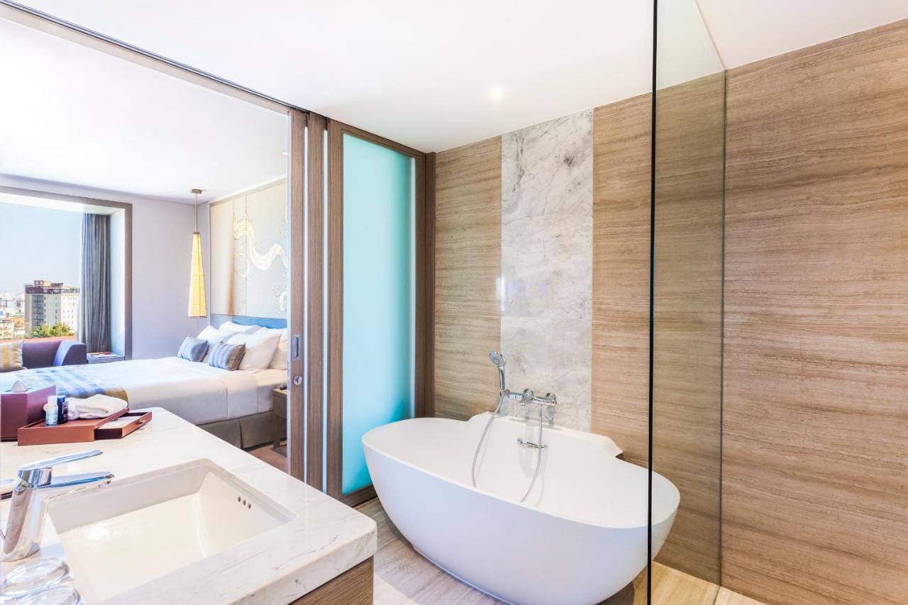 Crowne Plaza Vientiane