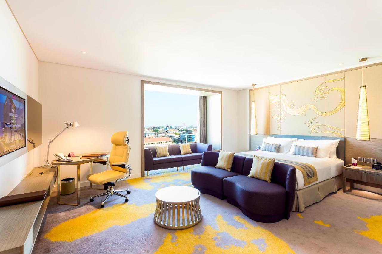 Crowne Plaza Vientiane
