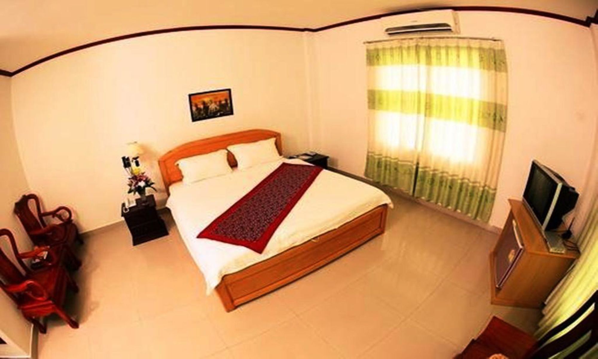Douangpraseuth Hotel