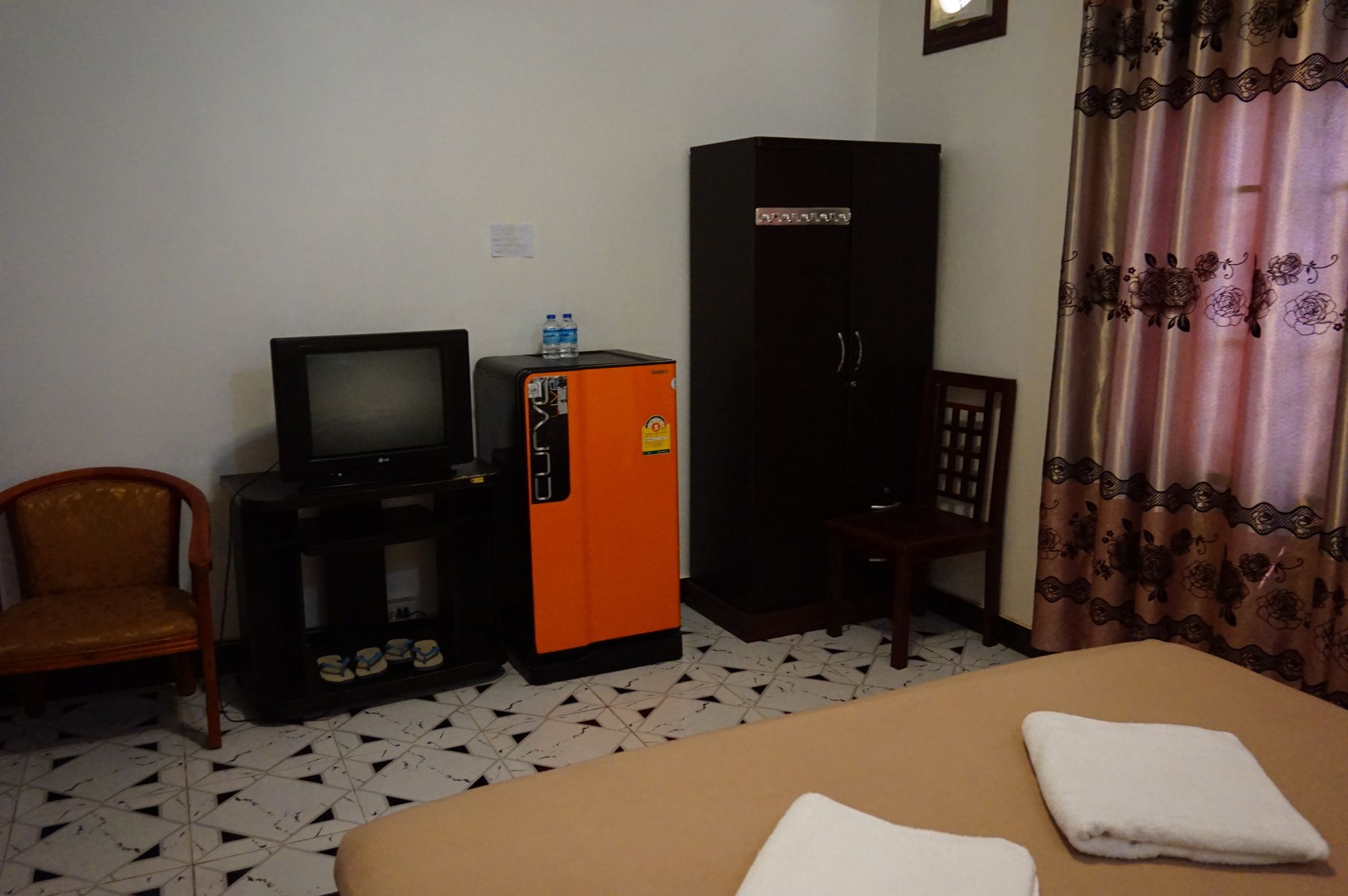 Khamsaner Hotel