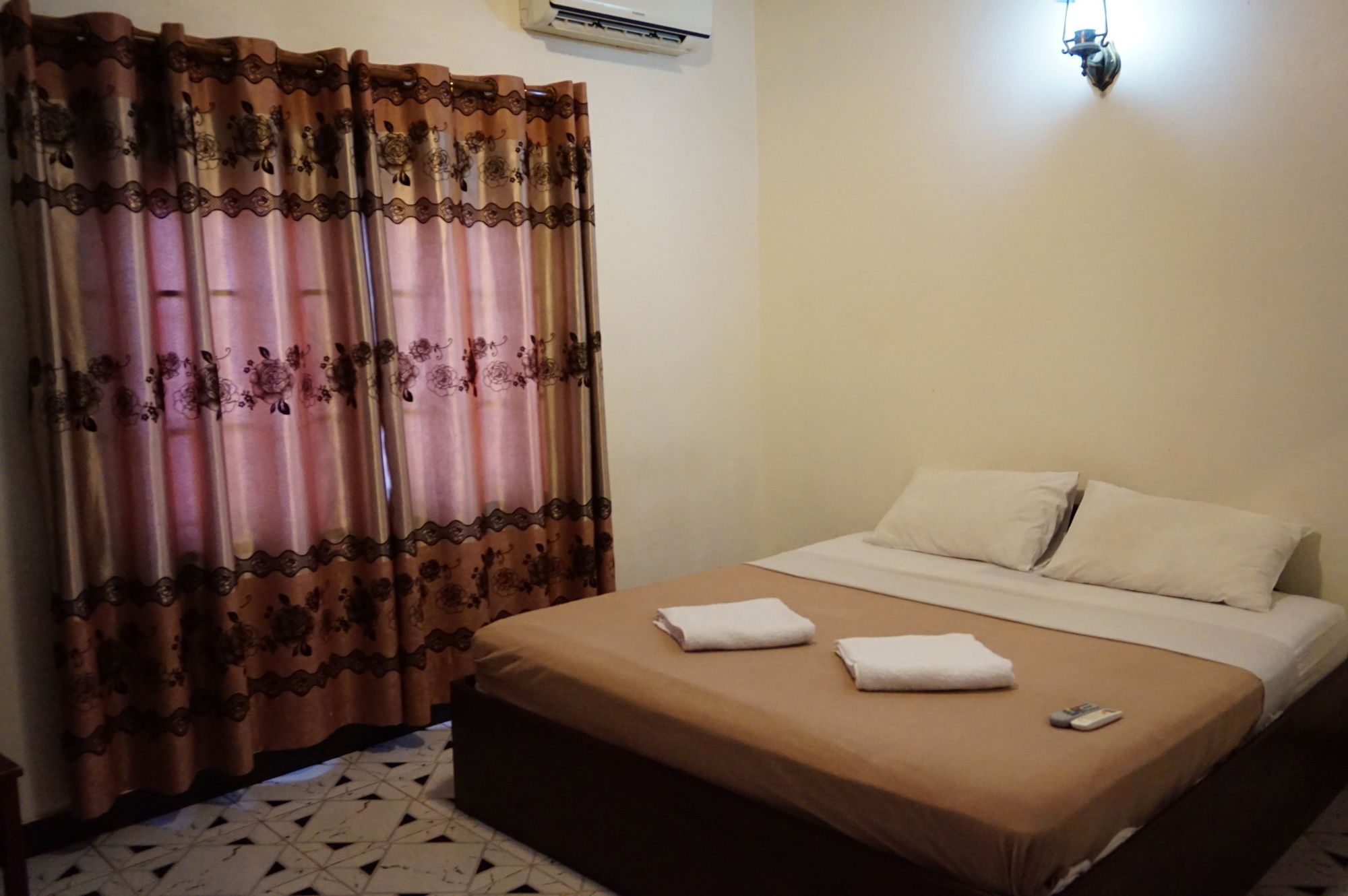 Khamsaner Hotel