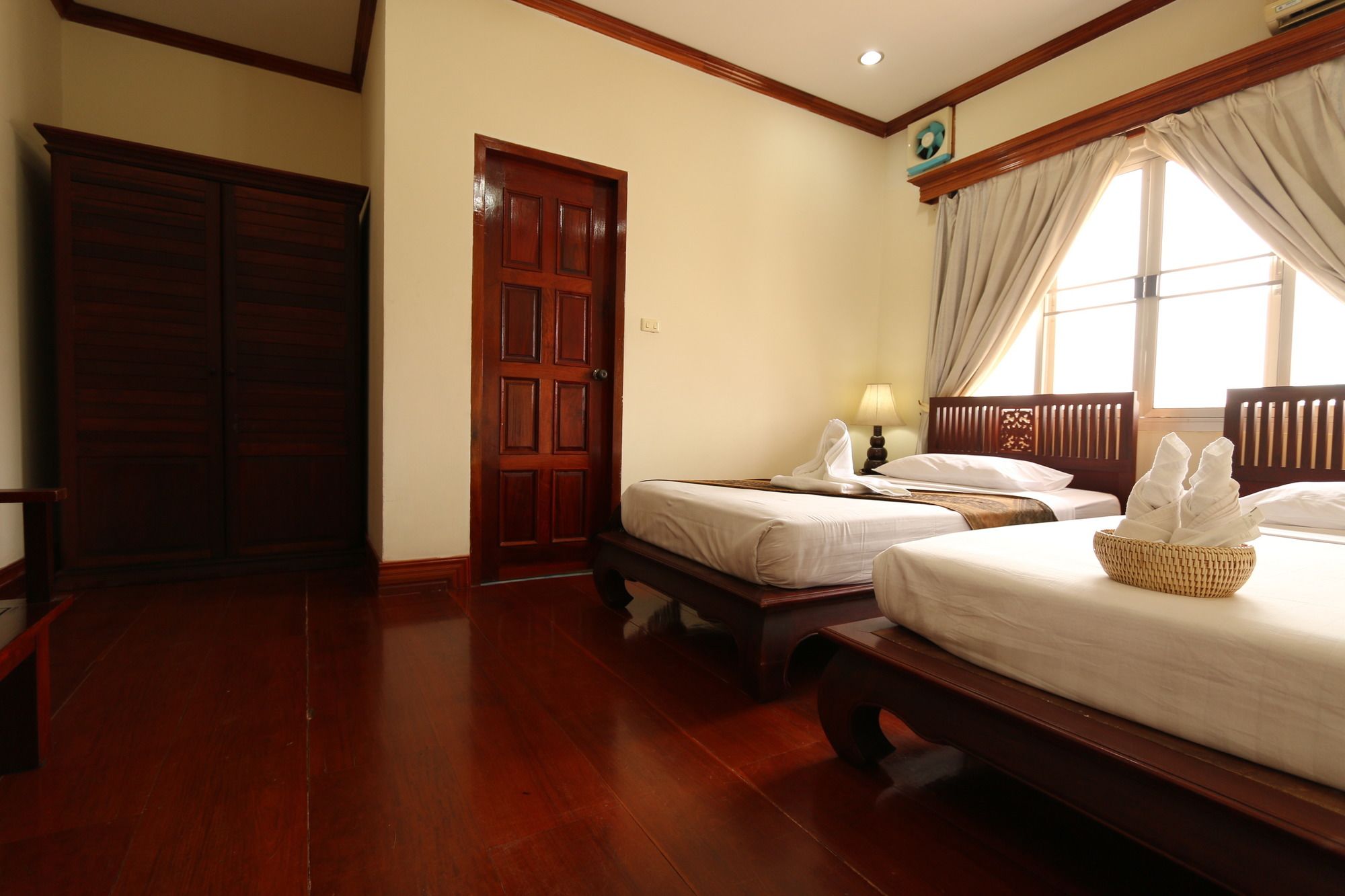 Lalco AR Hotel