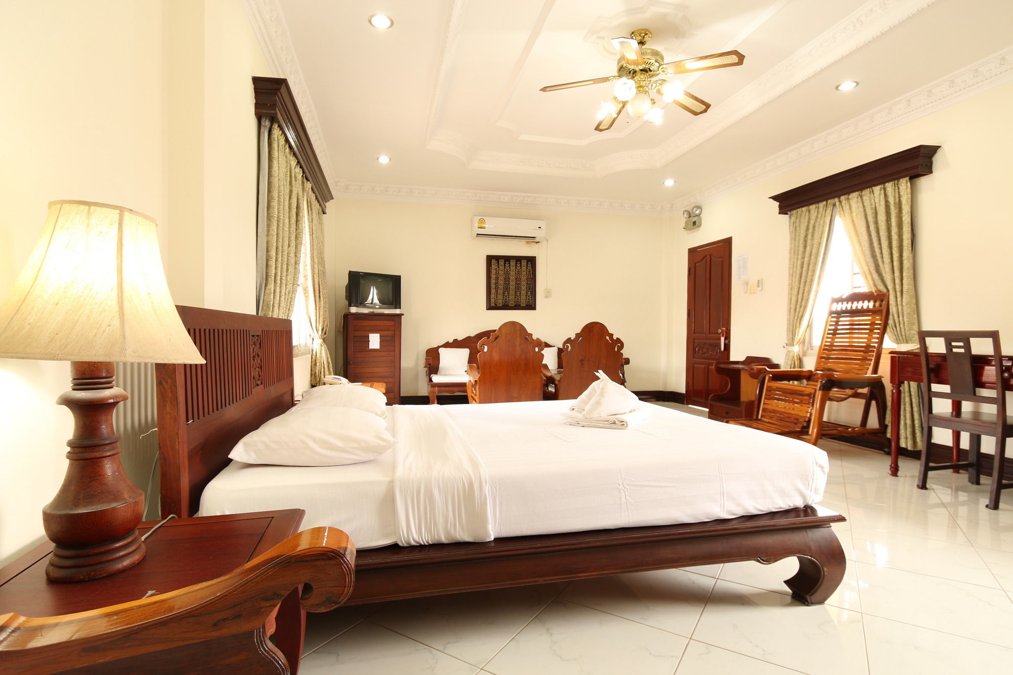 Lalco AR Hotel