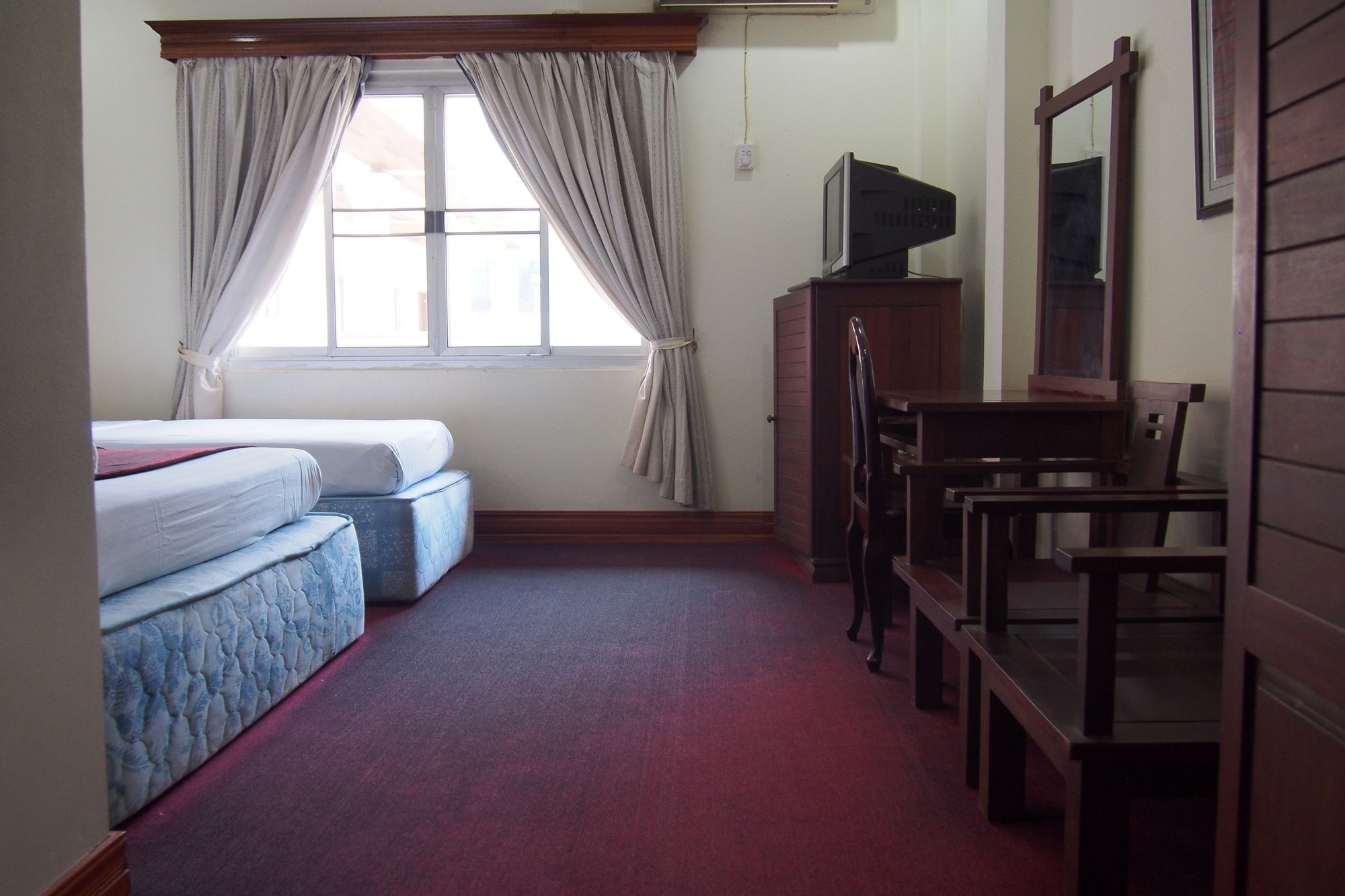 Lalco AR Hotel